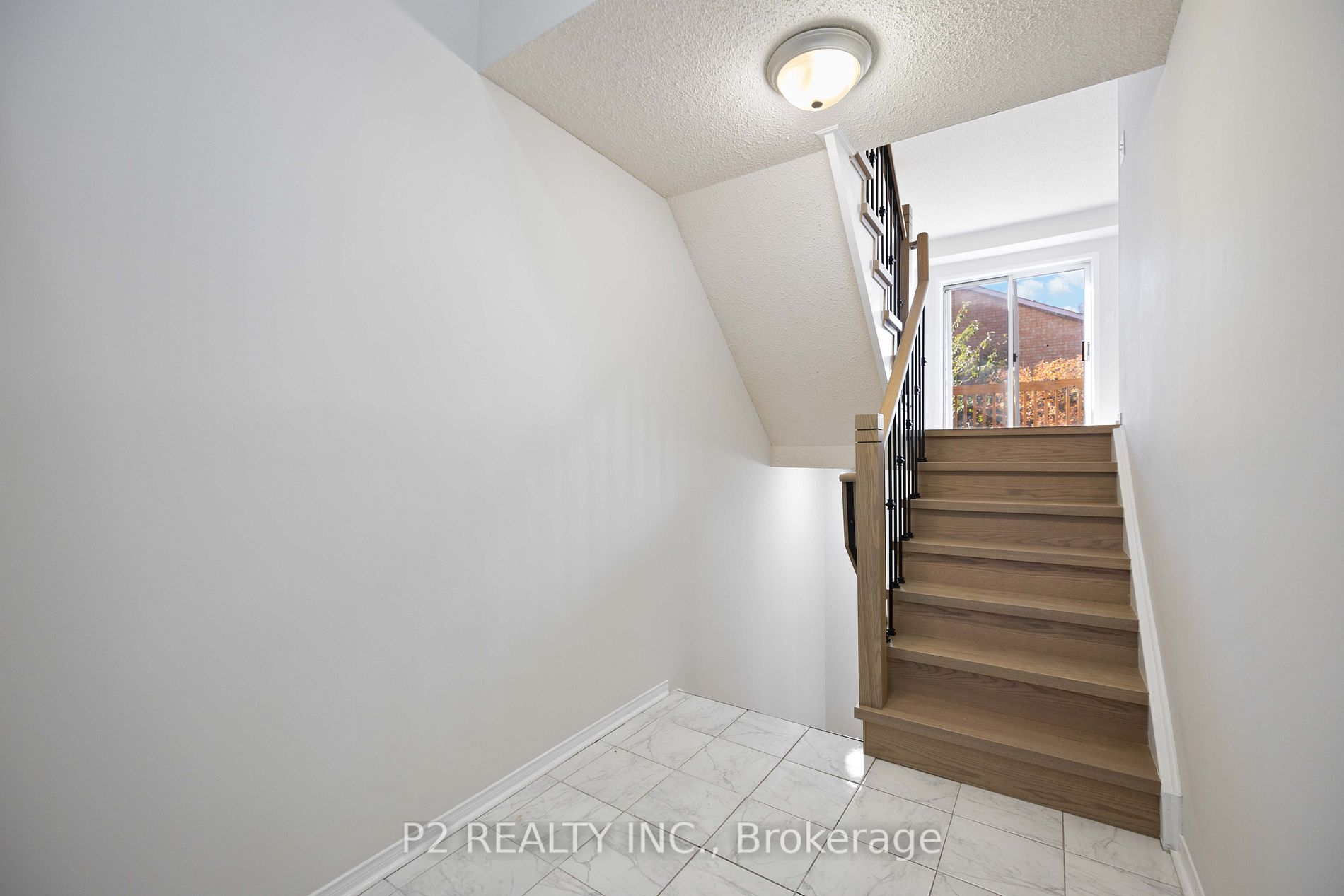 6 Prestwick Ave