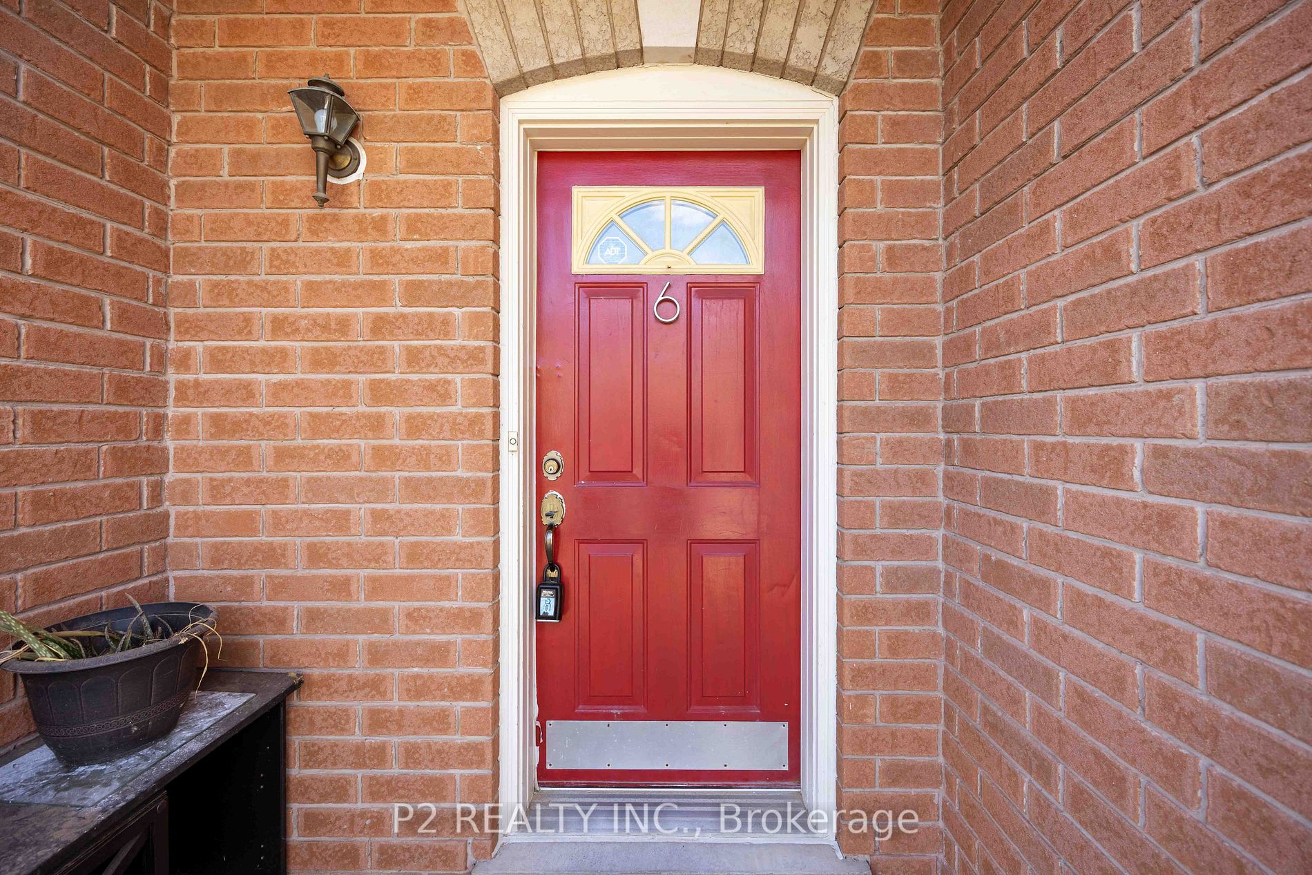 6 Prestwick Ave