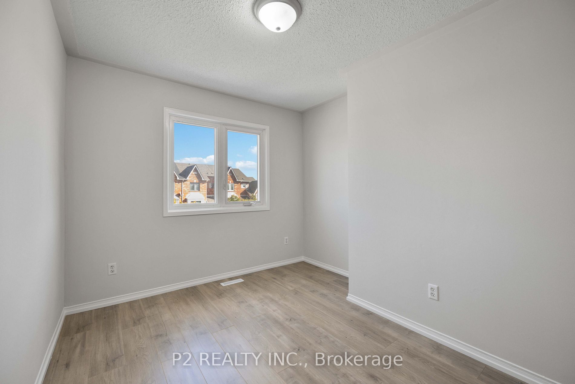 6 Prestwick Ave