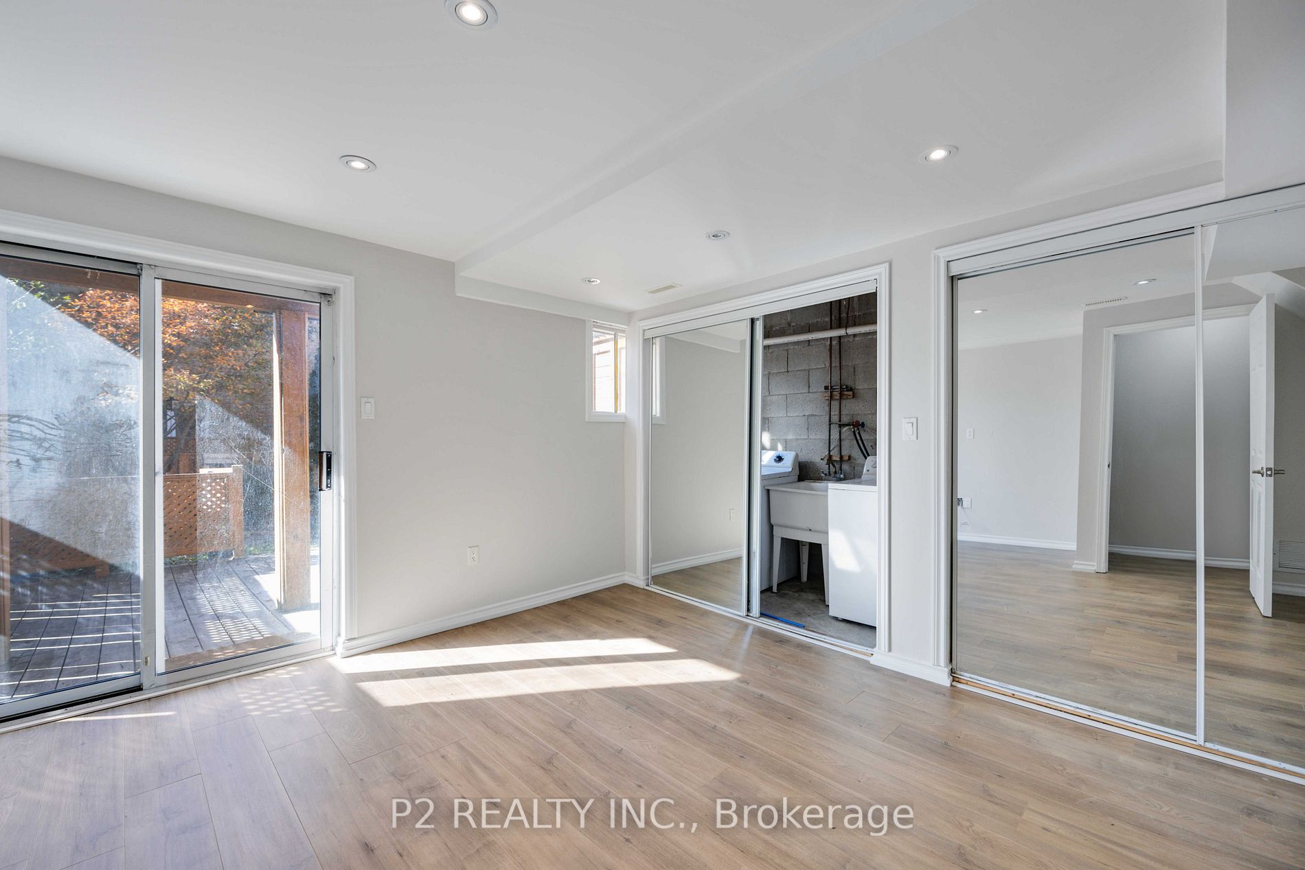 6 Prestwick Ave