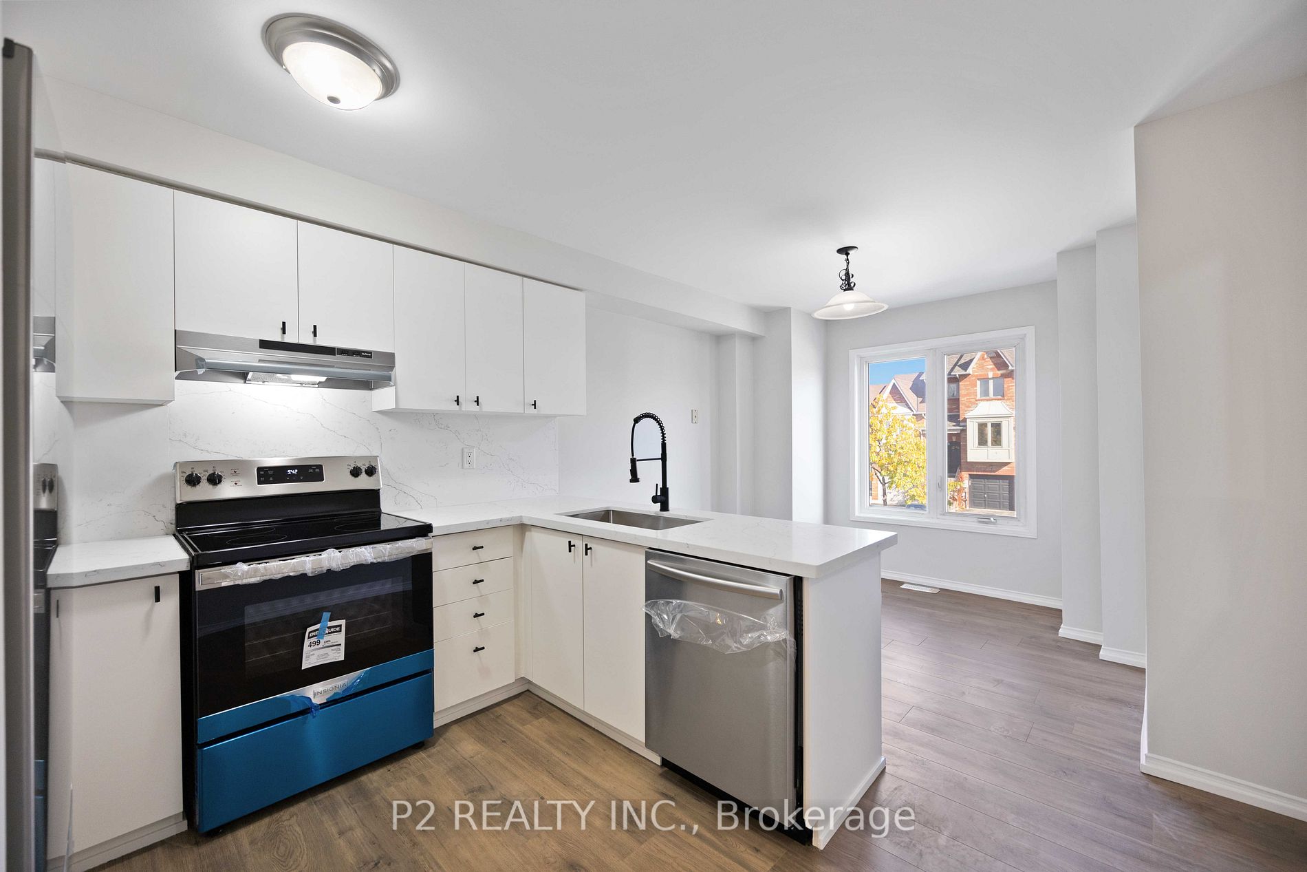 6 Prestwick Ave