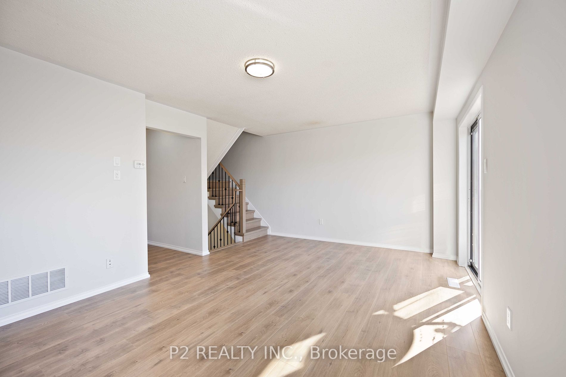 6 Prestwick Ave