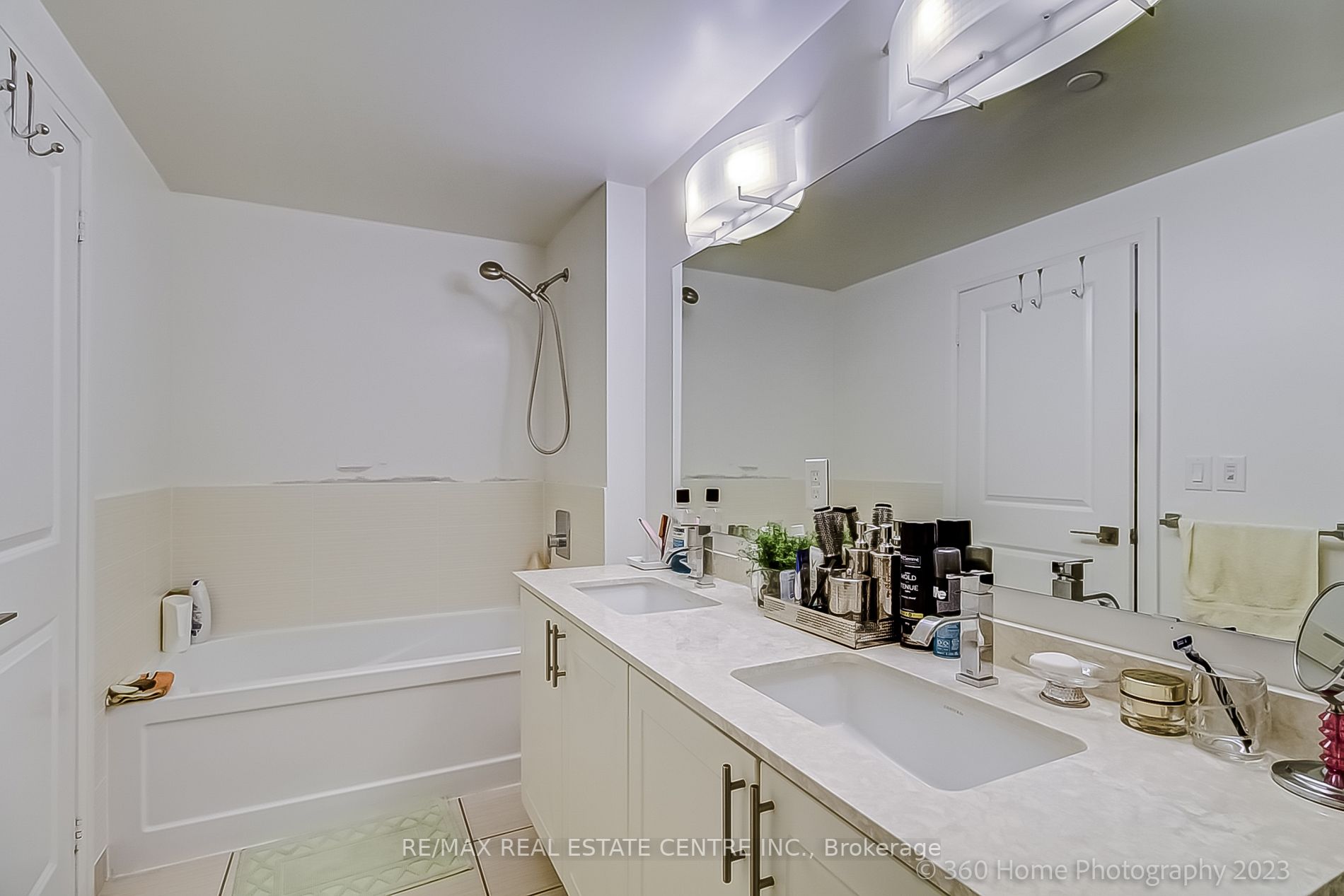 7171 Yonge St, #Lph307