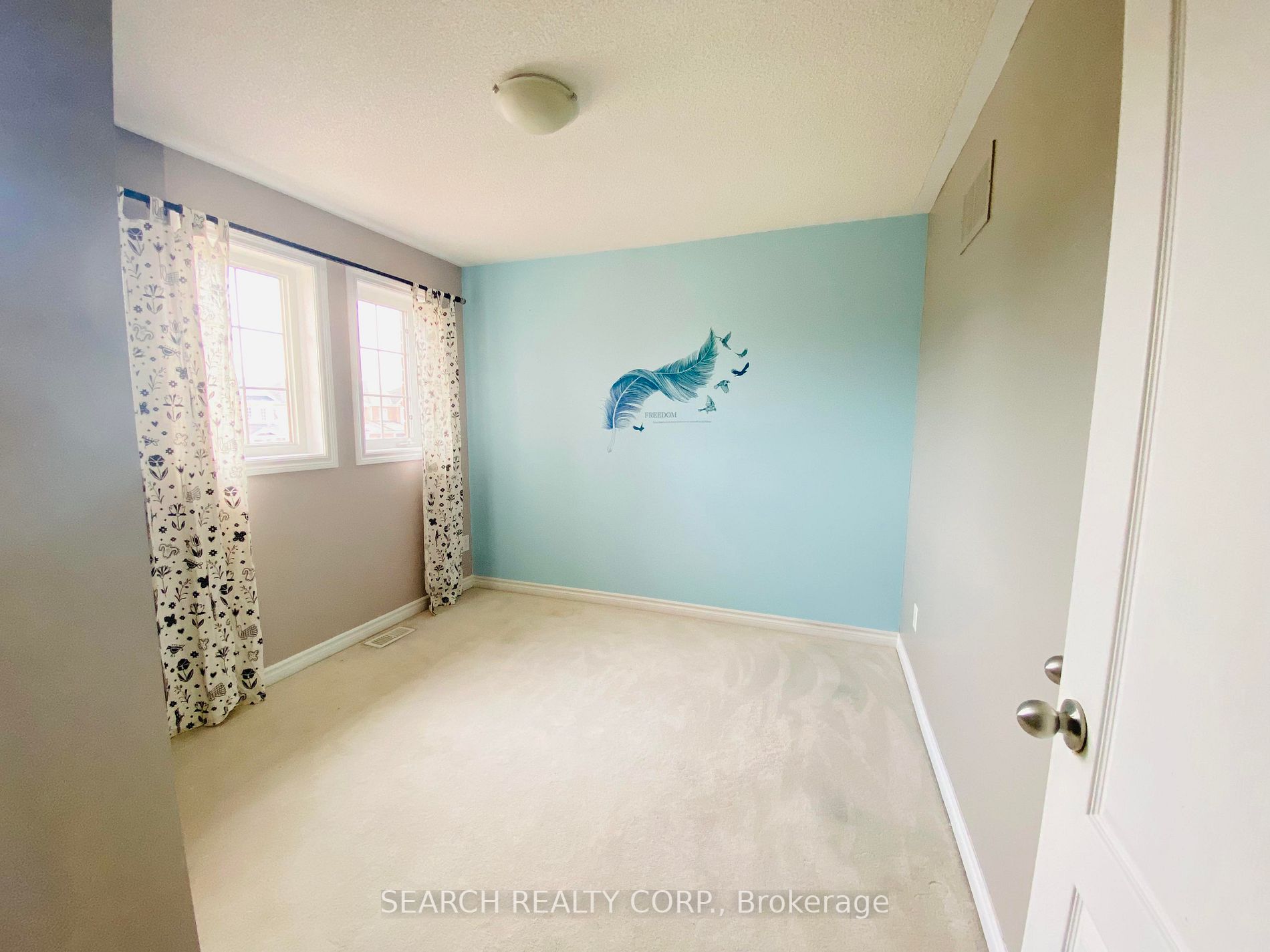 116 Collier Cres