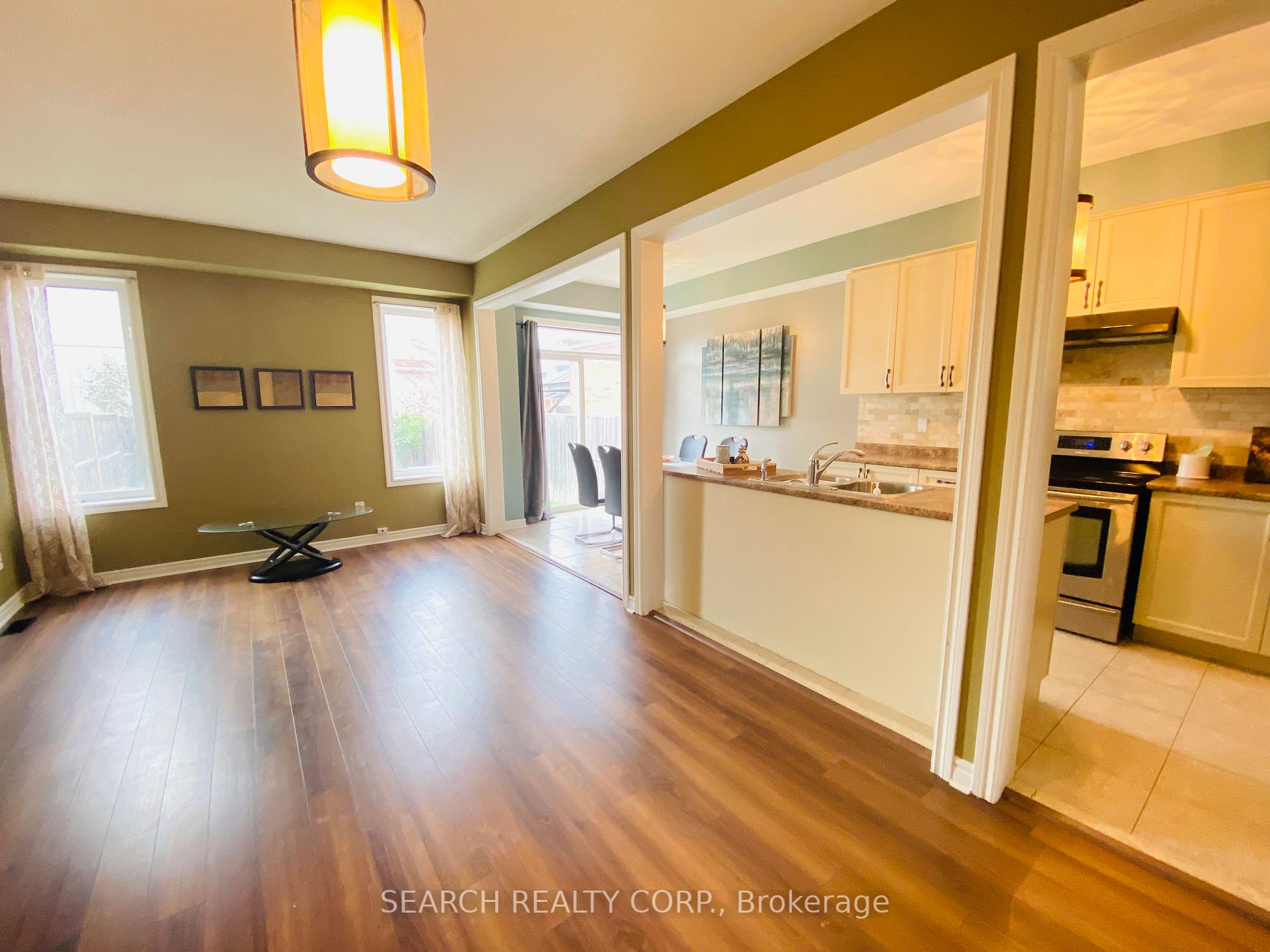 116 Collier Cres