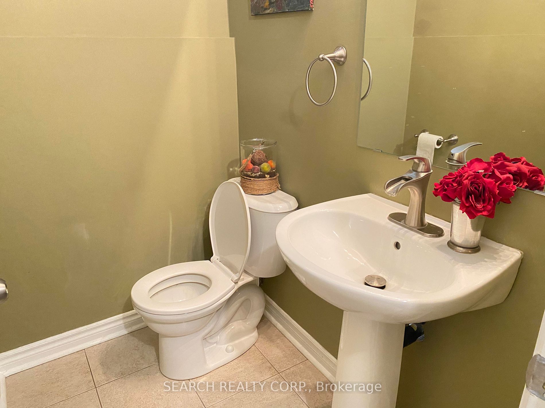 116 Collier Cres