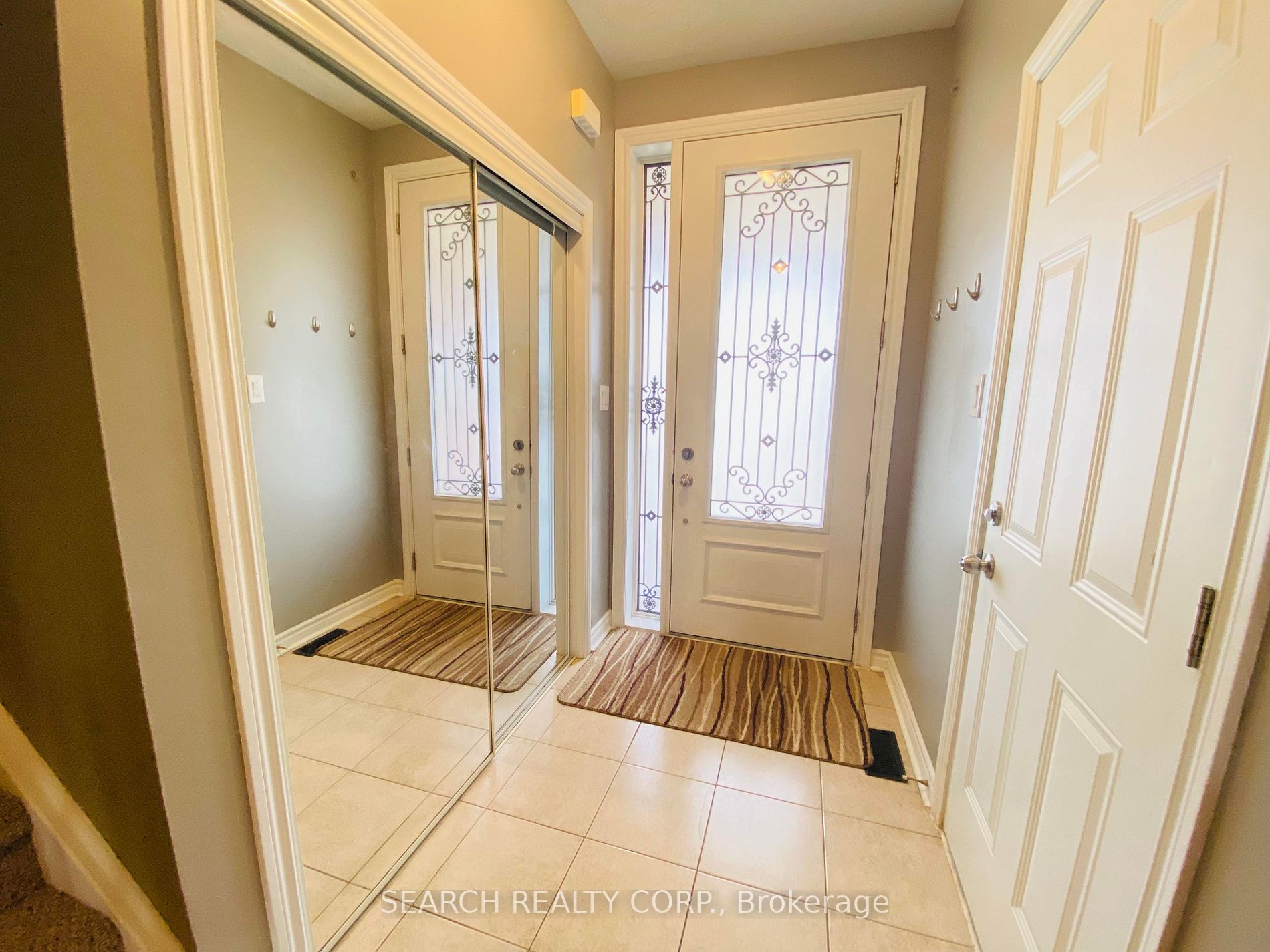 116 Collier Cres