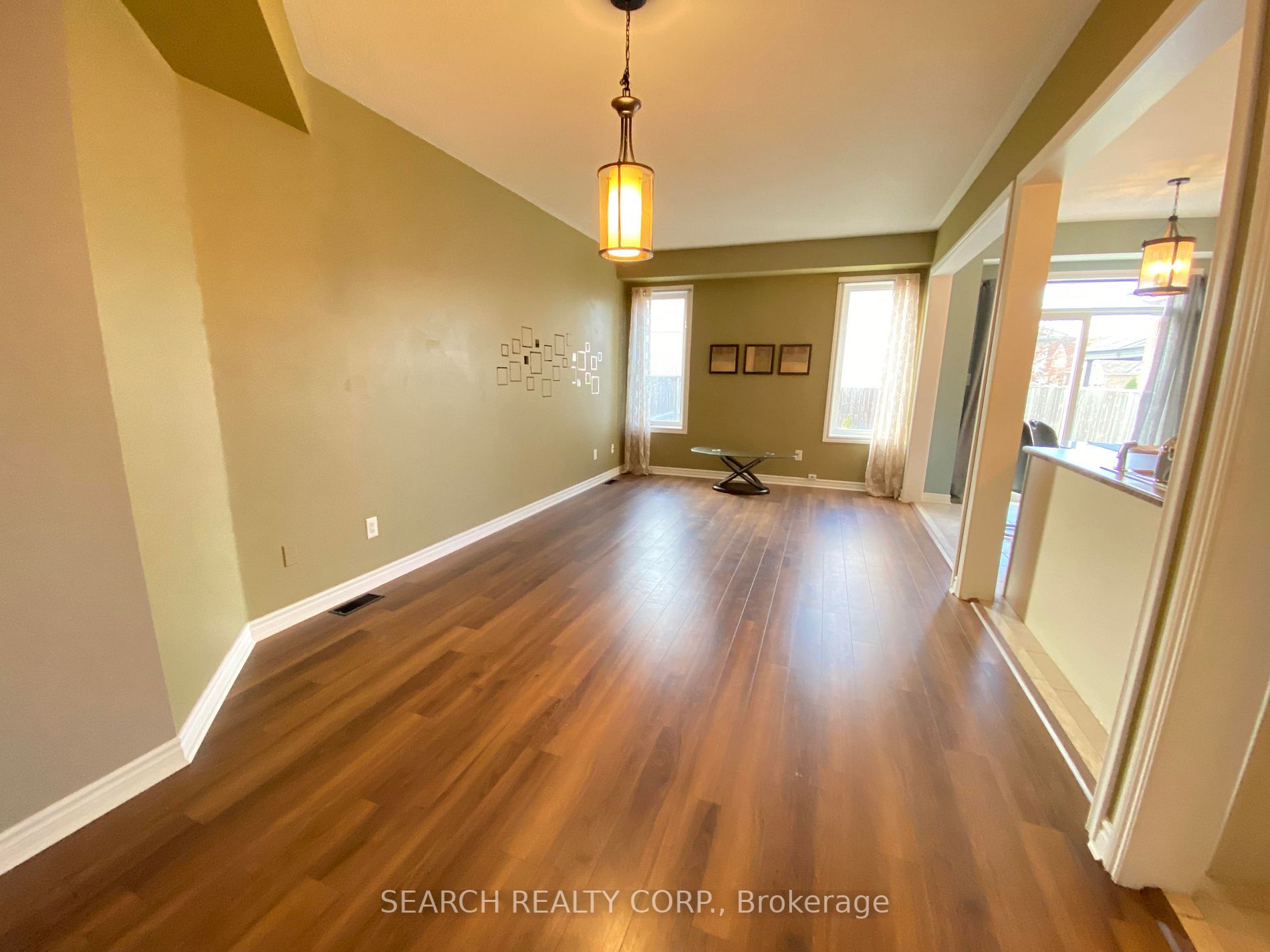 116 Collier Cres