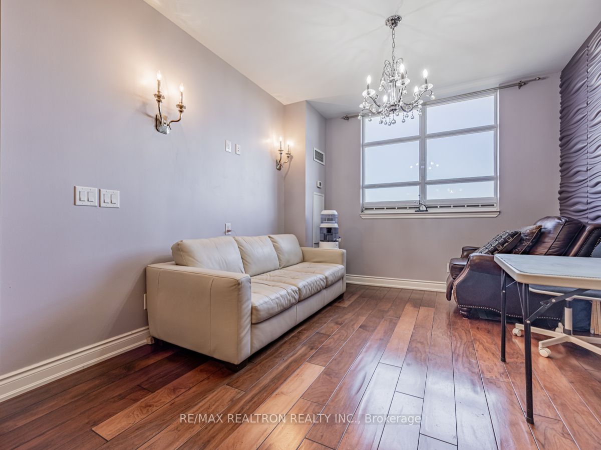 9245 Jane St, ##1414