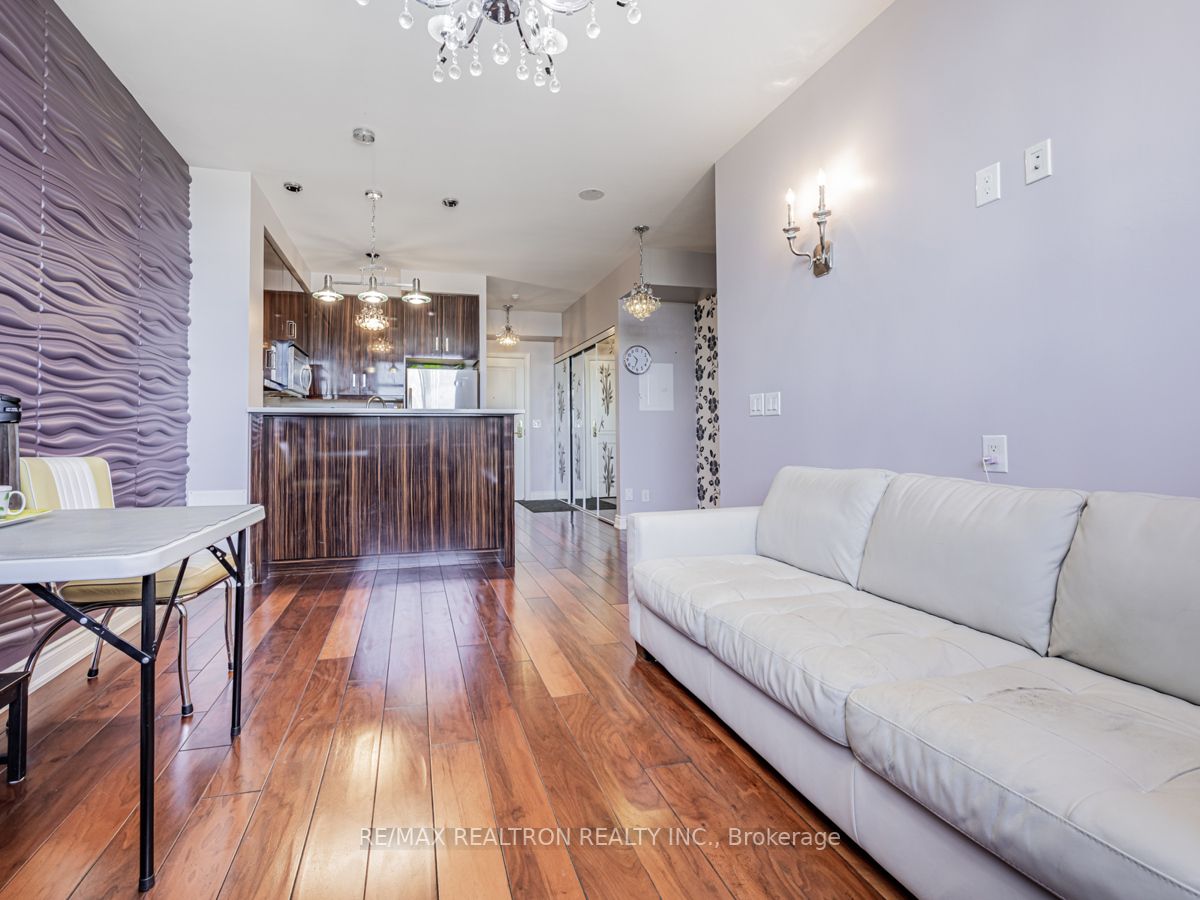 9245 Jane St, ##1414