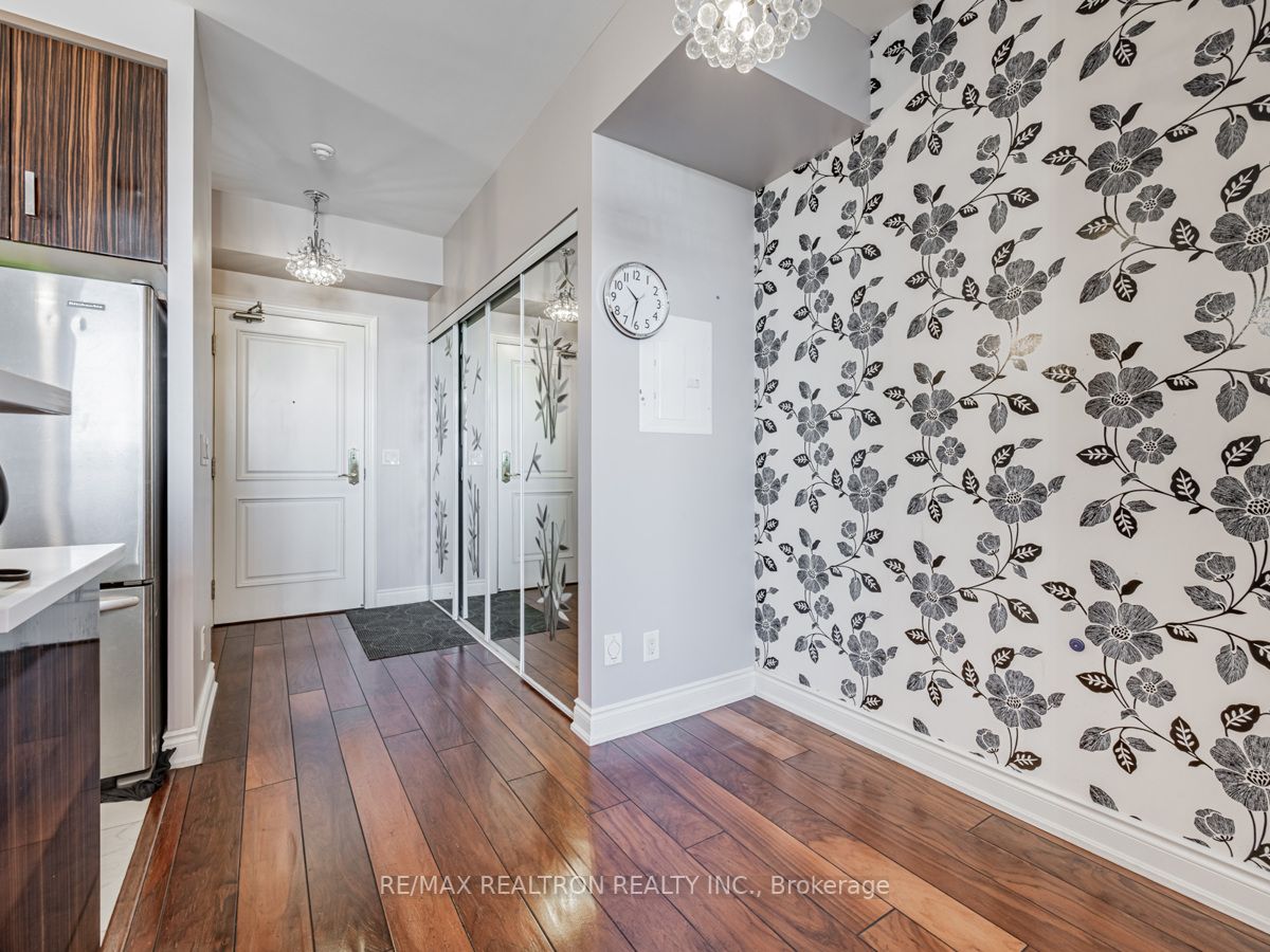 9245 Jane St, ##1414