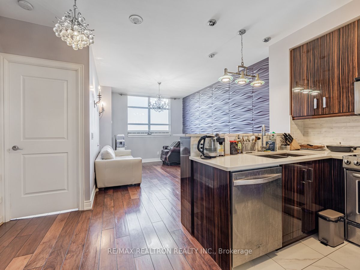 9245 Jane St, ##1414