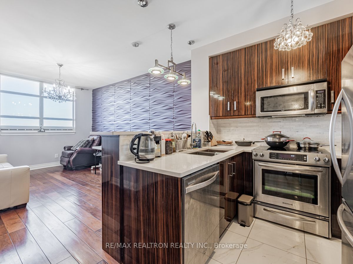 9245 Jane St, ##1414