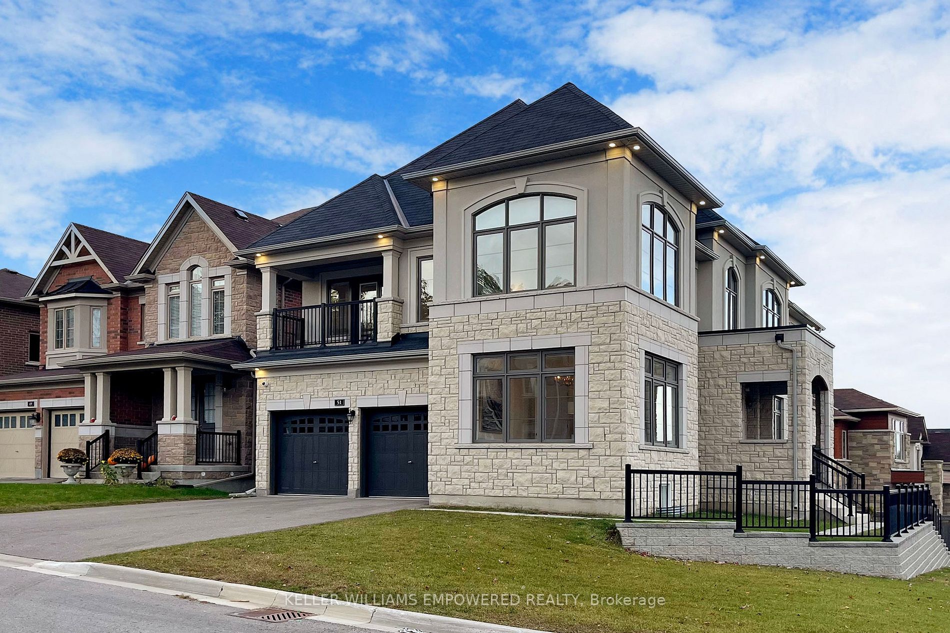 51 Forest Edge Cres