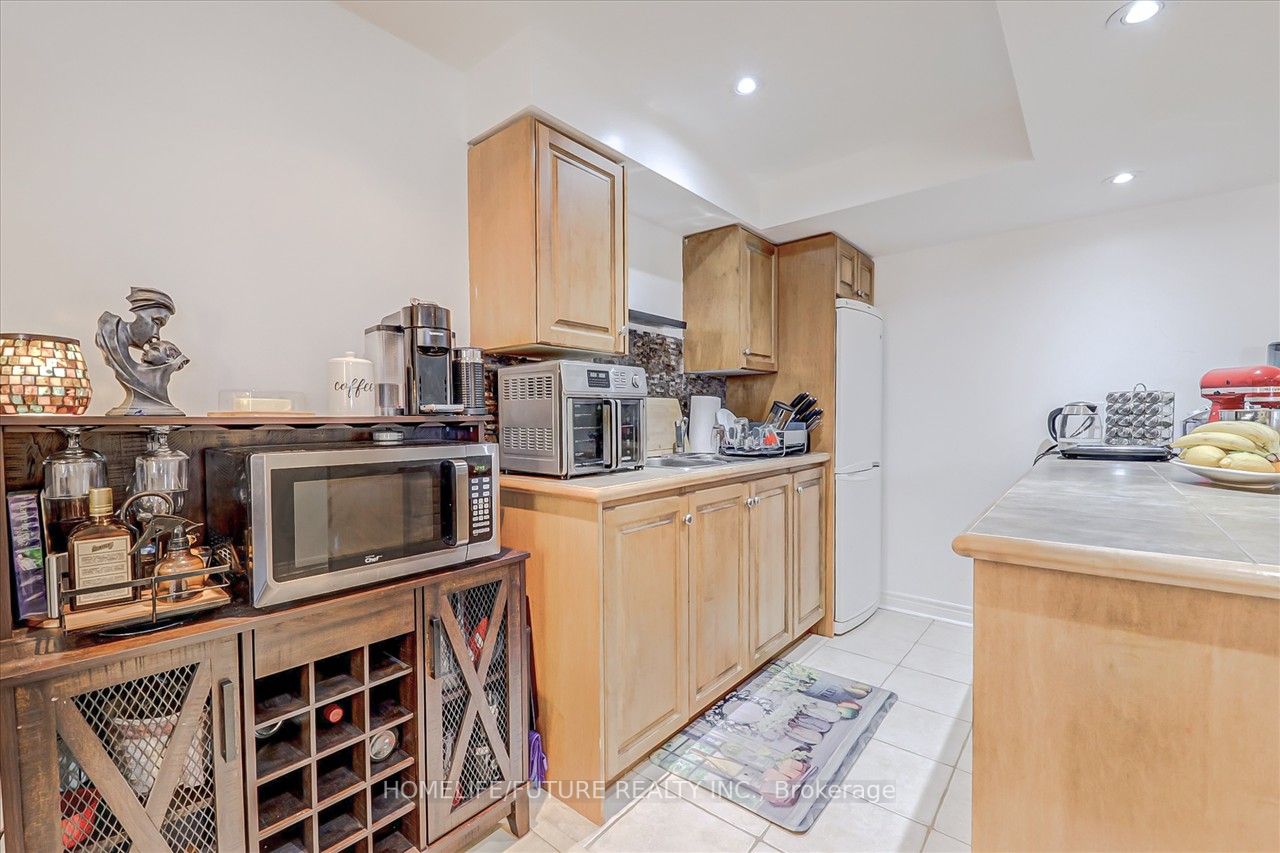 24 Lappe Ave