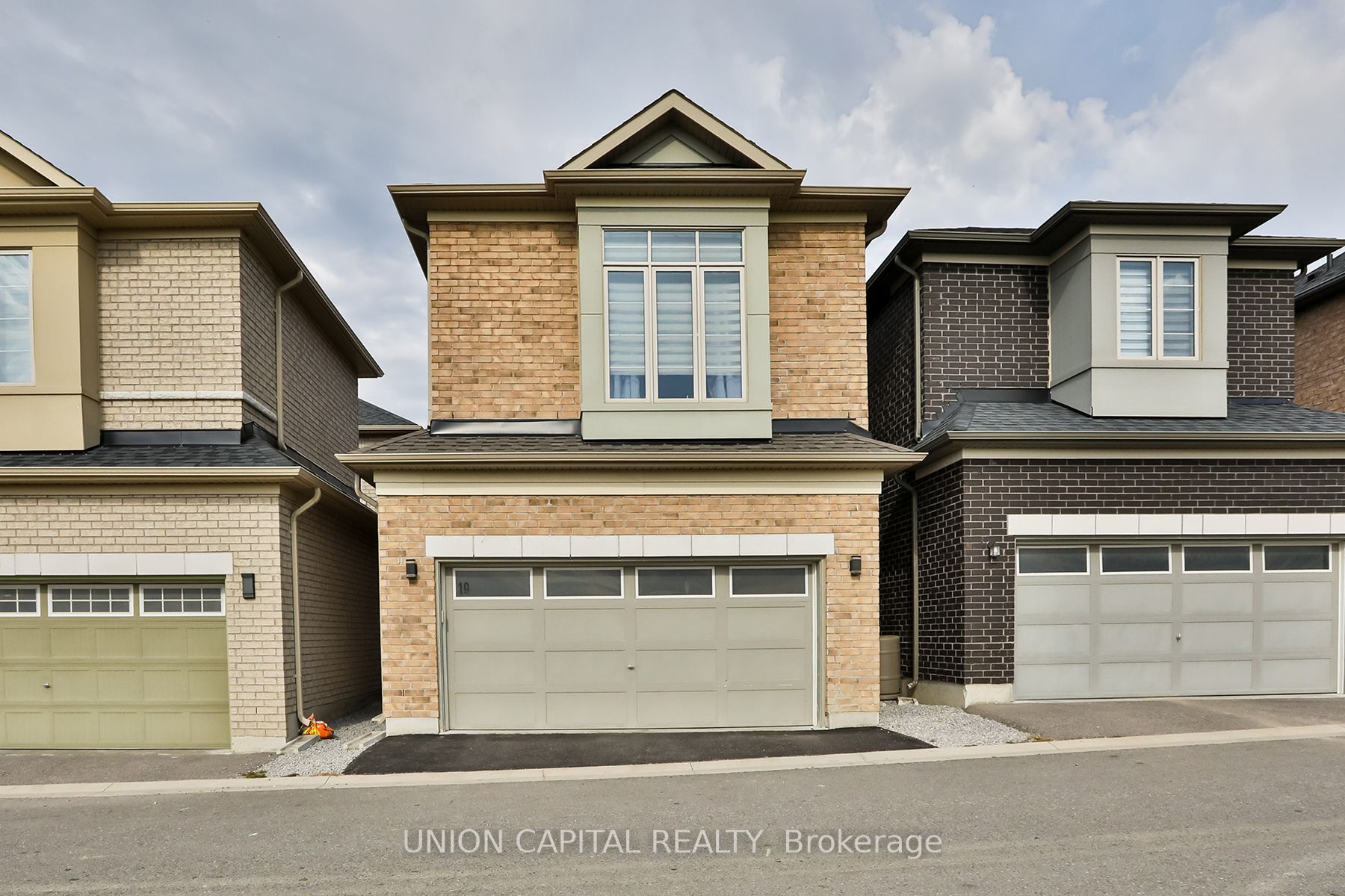 19 Applegate Dr
