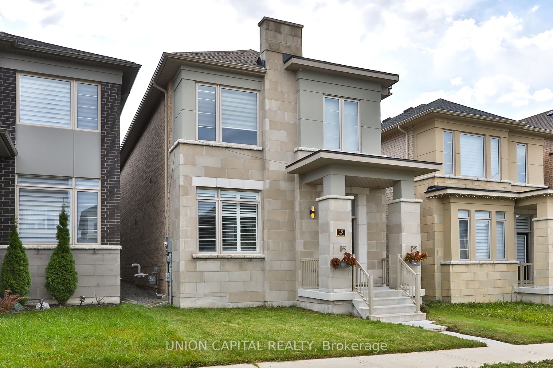 19 Applegate Dr