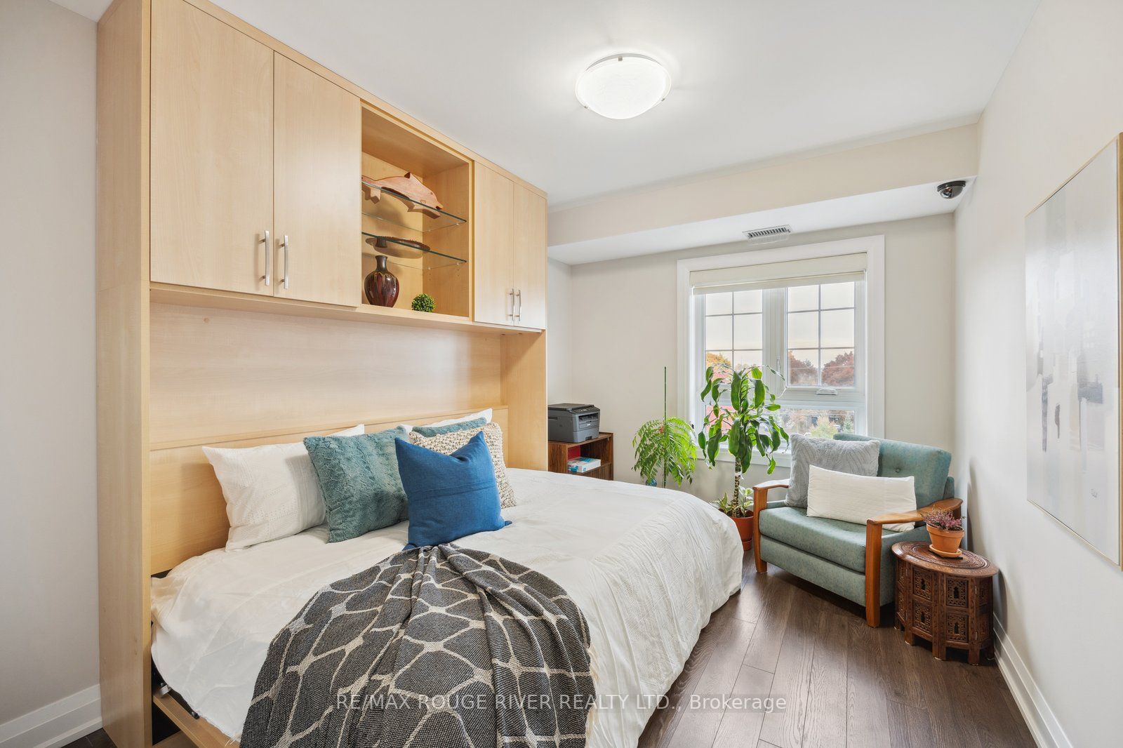481 Rupert Ave, #405