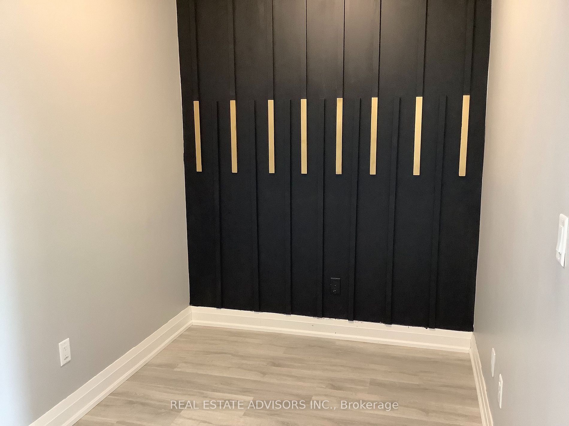 9700 Ninth Line, #315