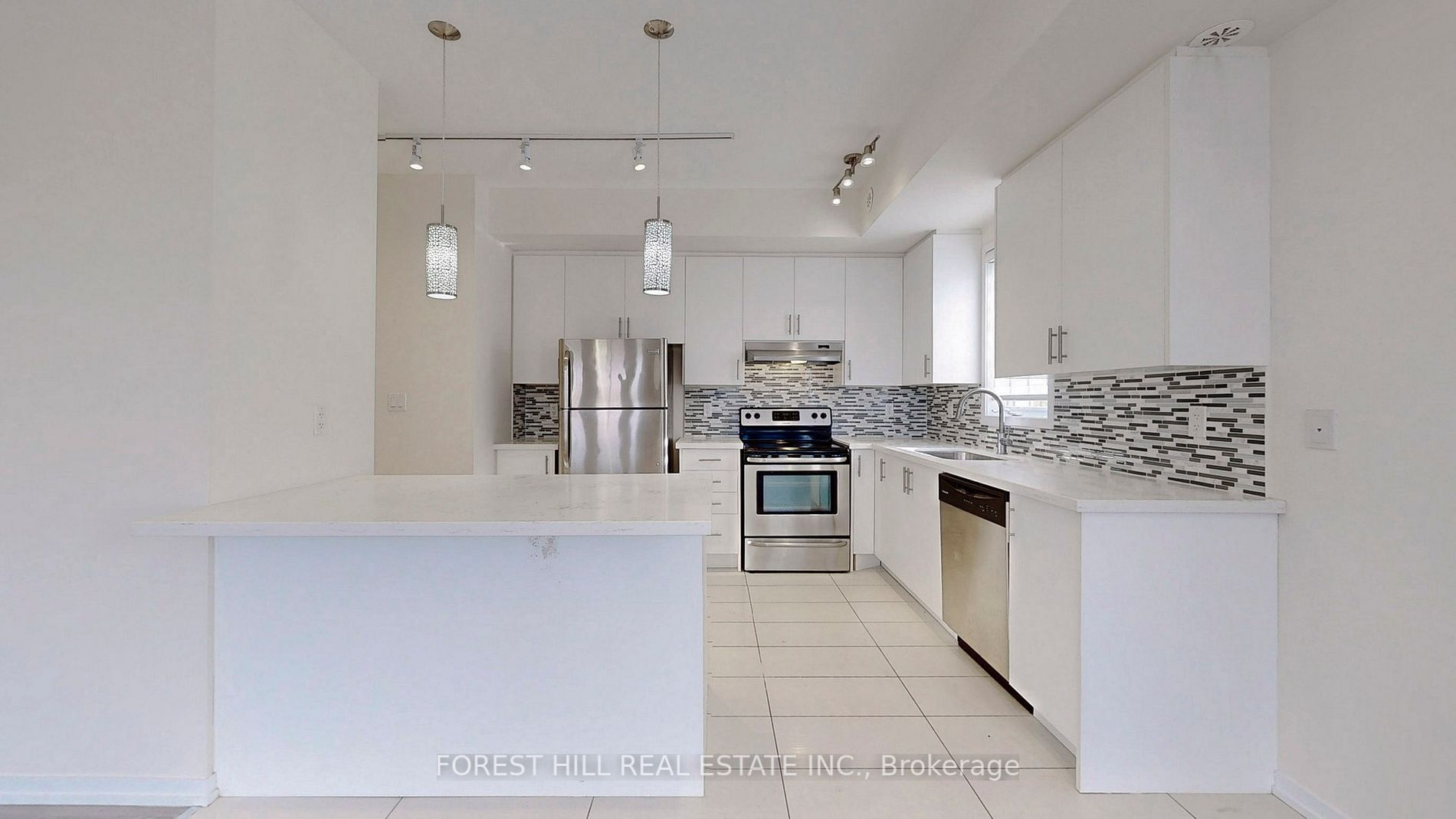 26 Bruce St, #C-33