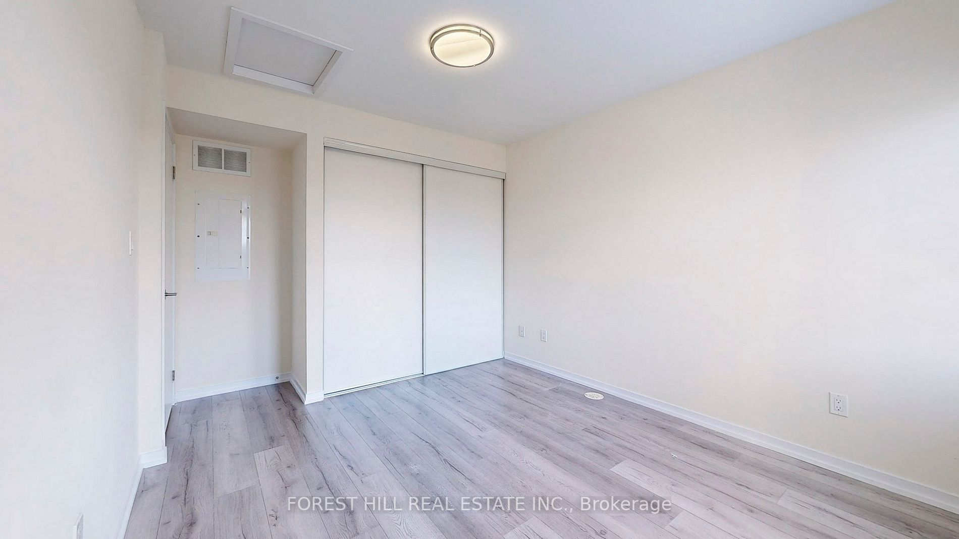 26 Bruce St, #C-33