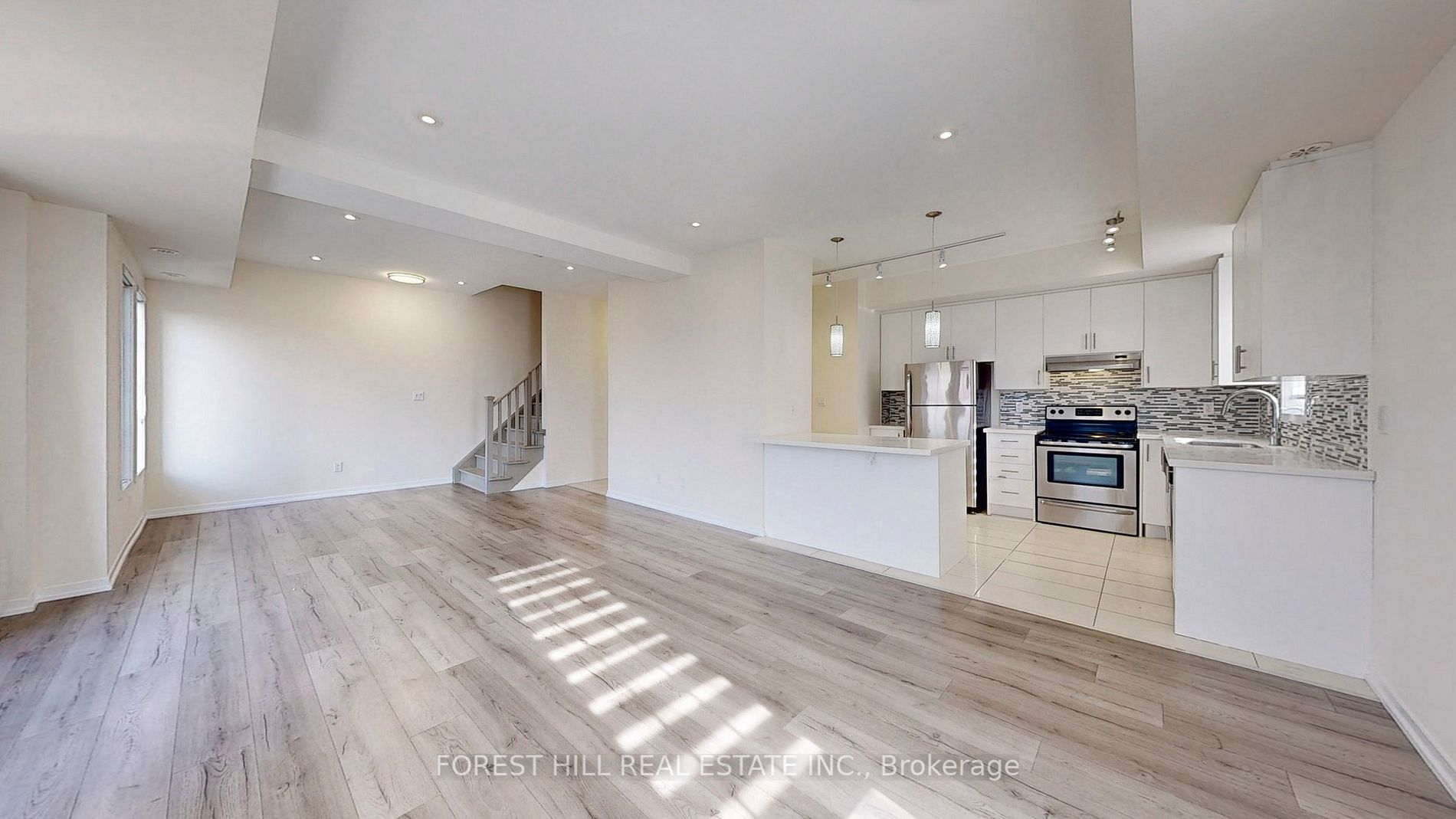 26 Bruce St, #C-33