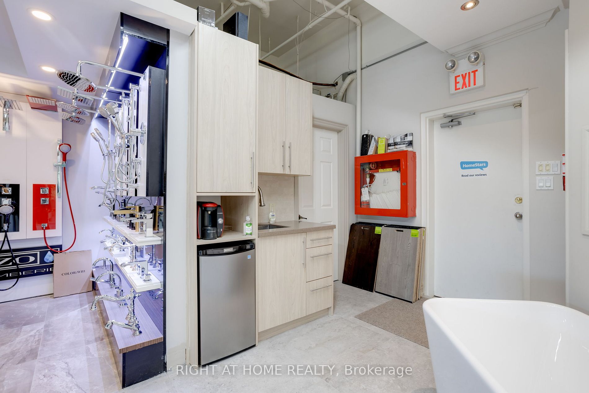 160 Wellington St, #2