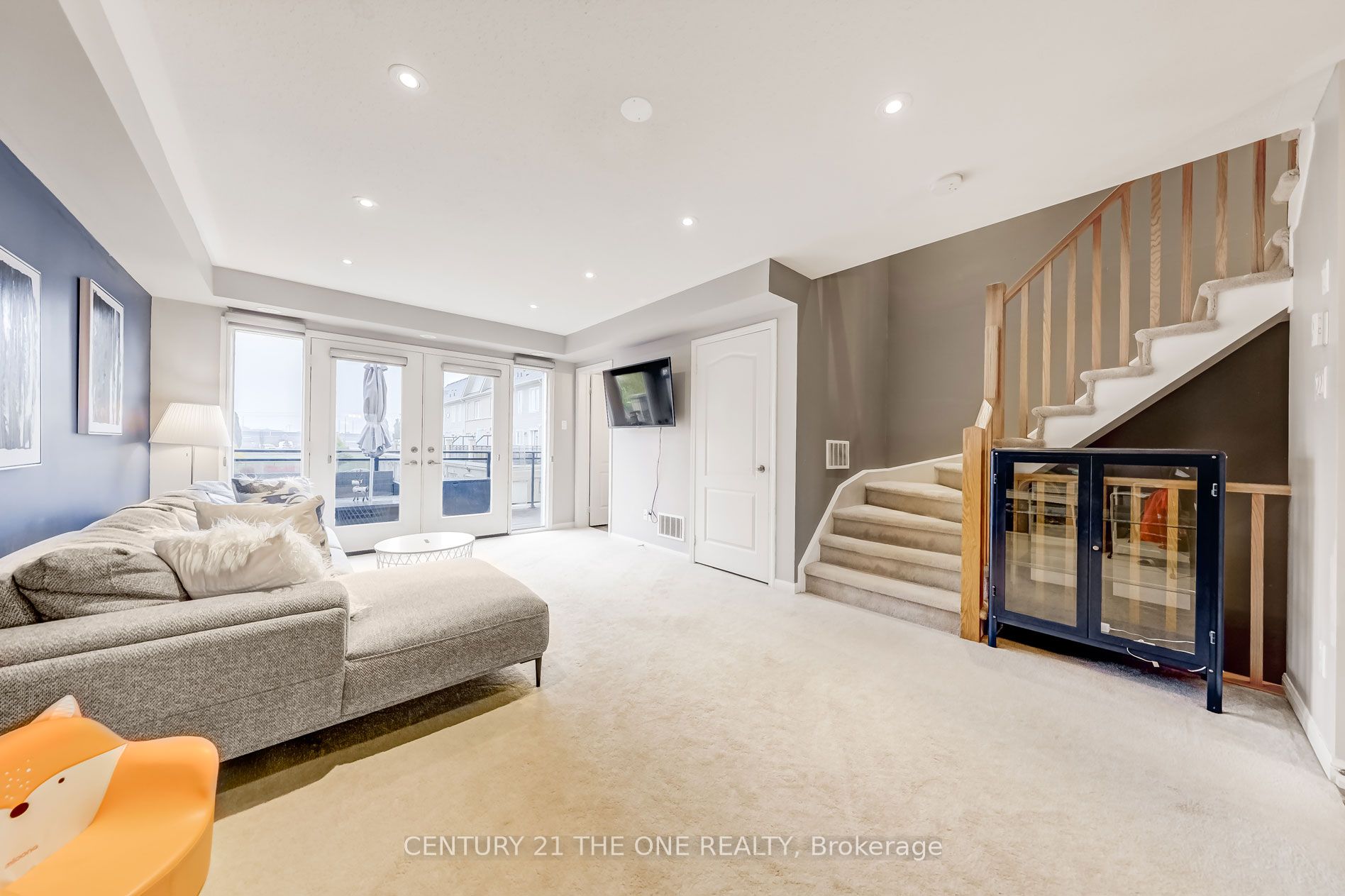 271 John West Way, #7