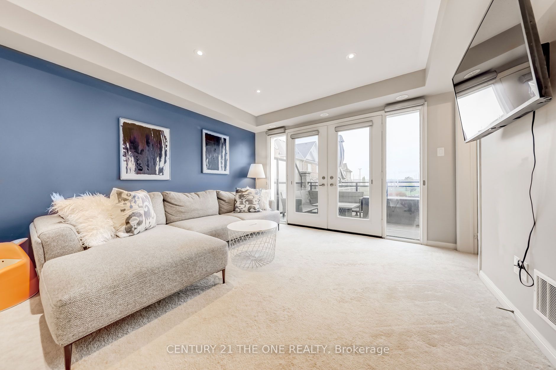 271 John West Way, #7