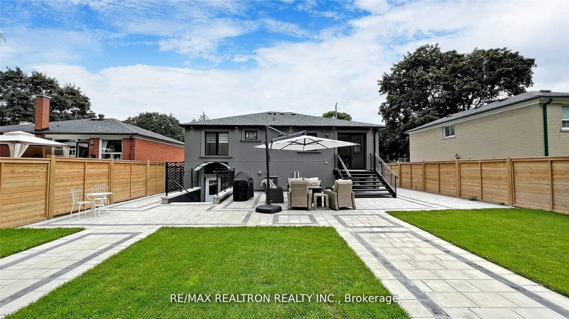 111 Evahill Crescent