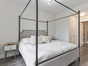 25 Baker Hill Blvd, #215