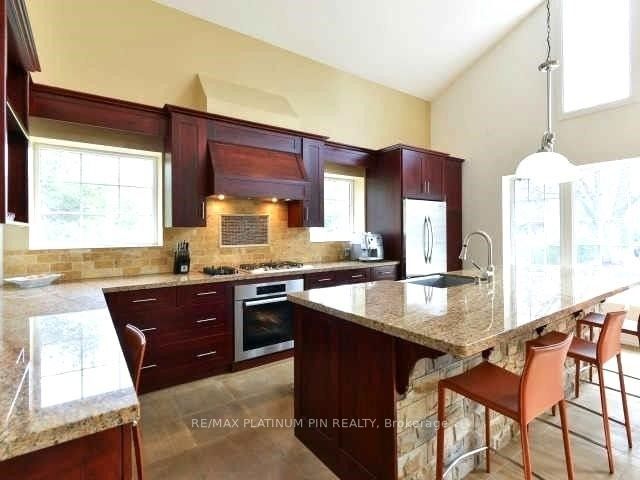 175 Willis Rd