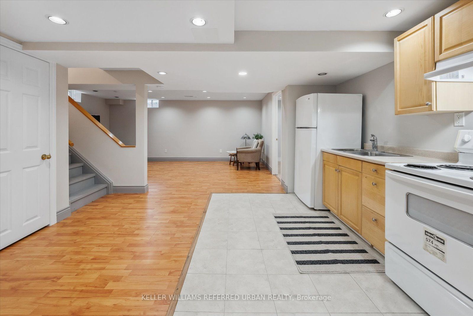 16 Hamills Cres