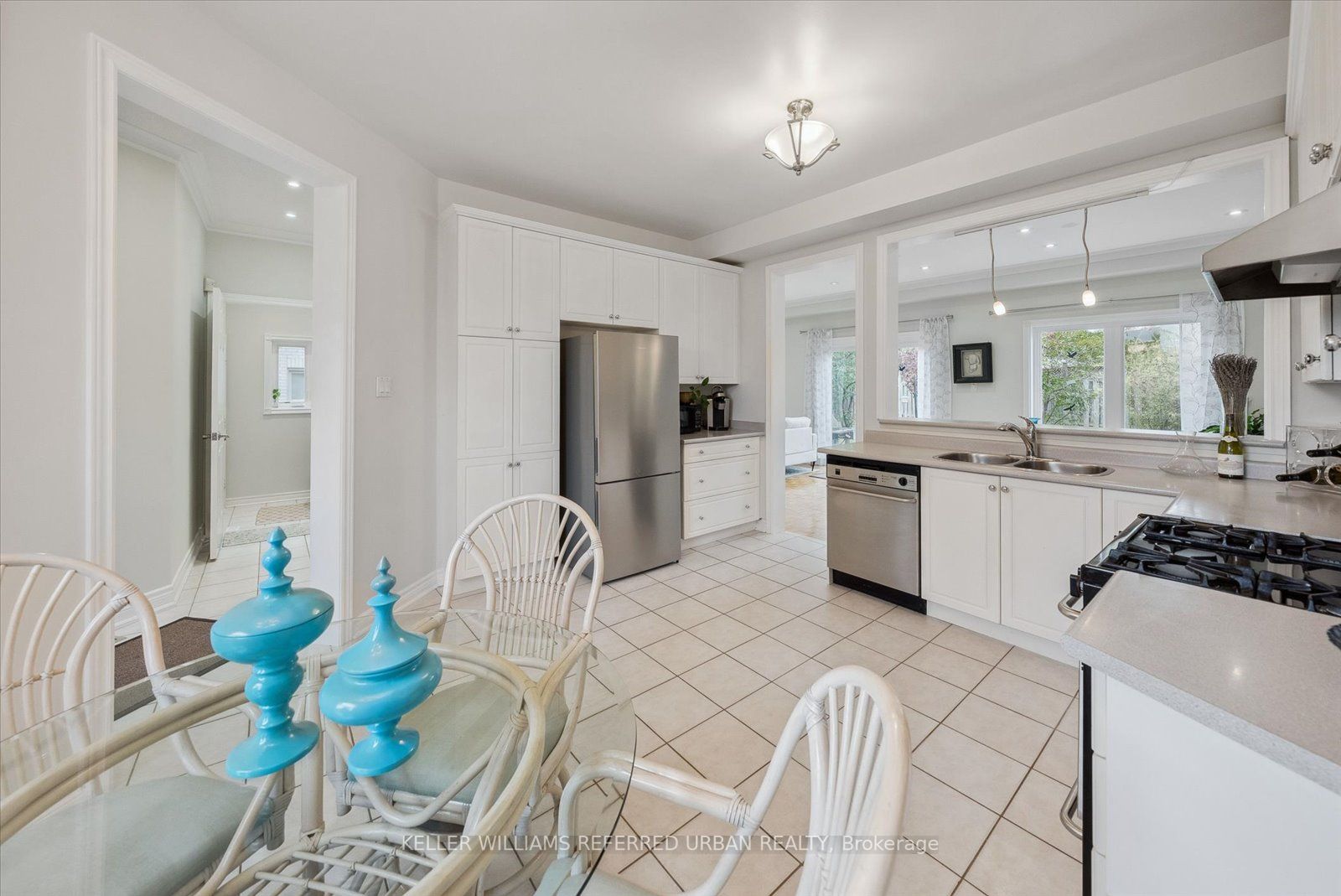 16 Hamills Cres