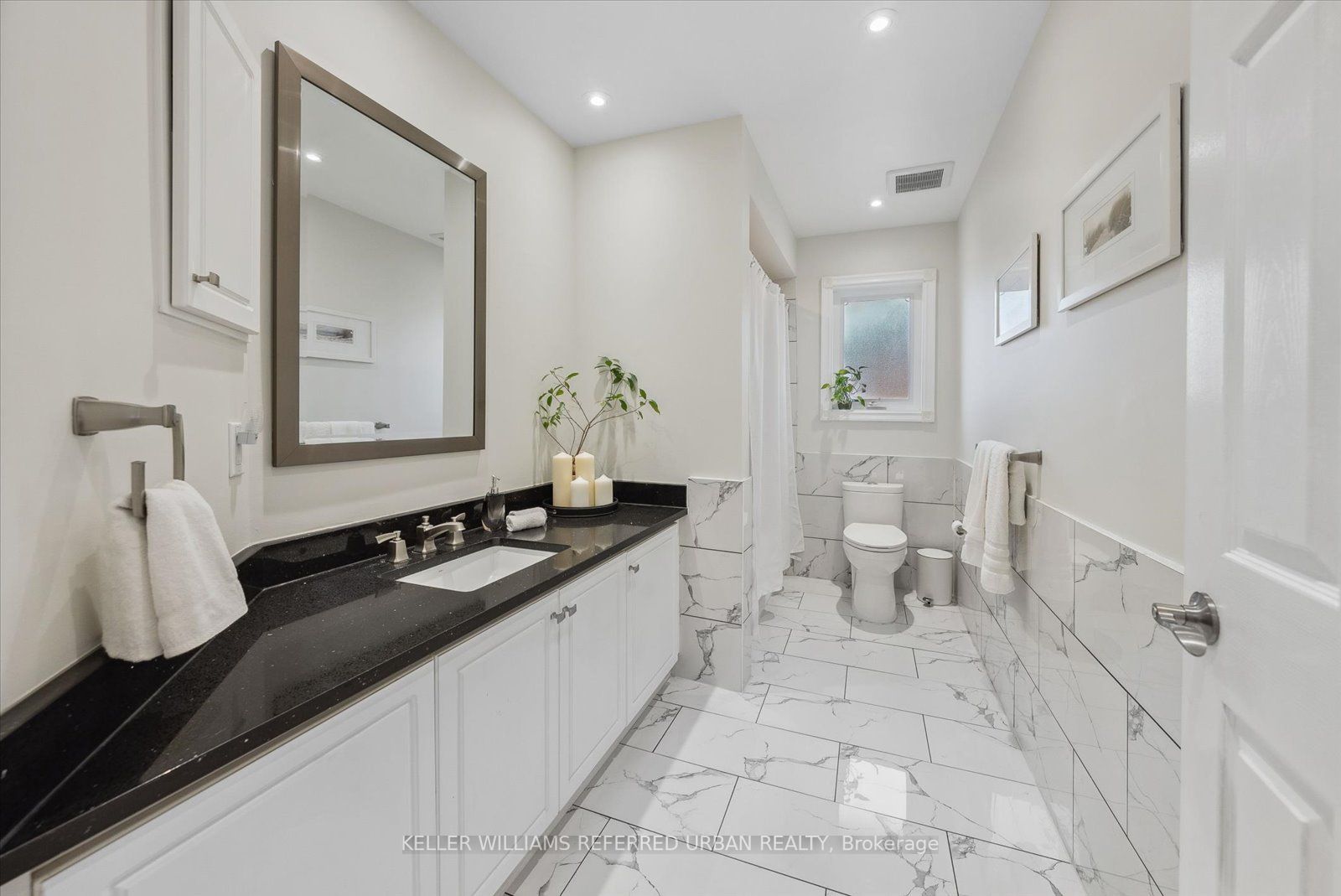 16 Hamills Cres