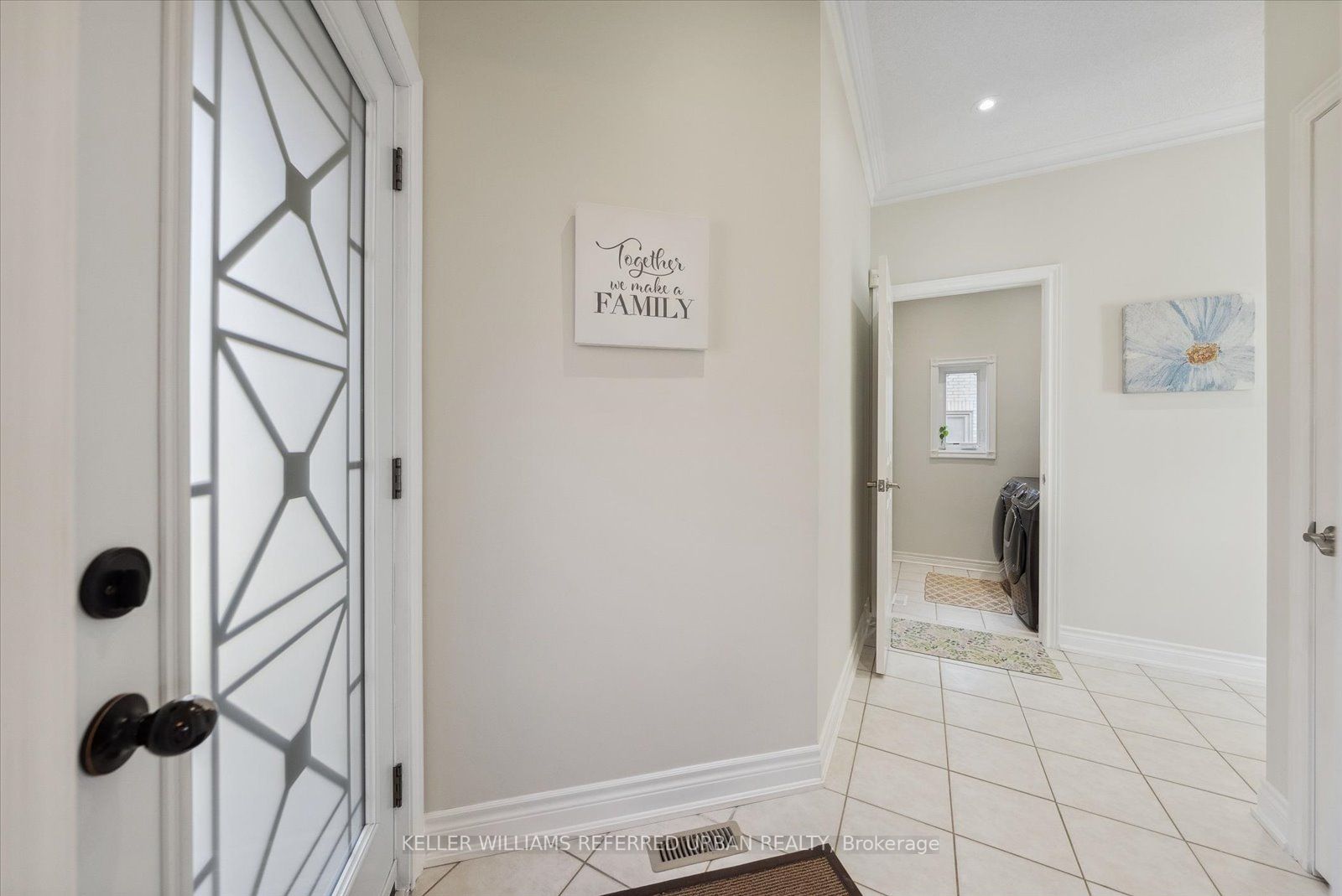 16 Hamills Cres