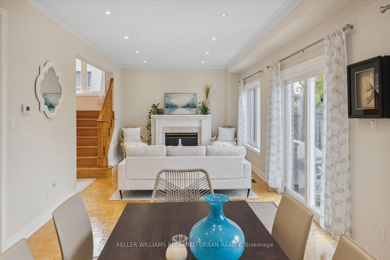 16 Hamills Cres