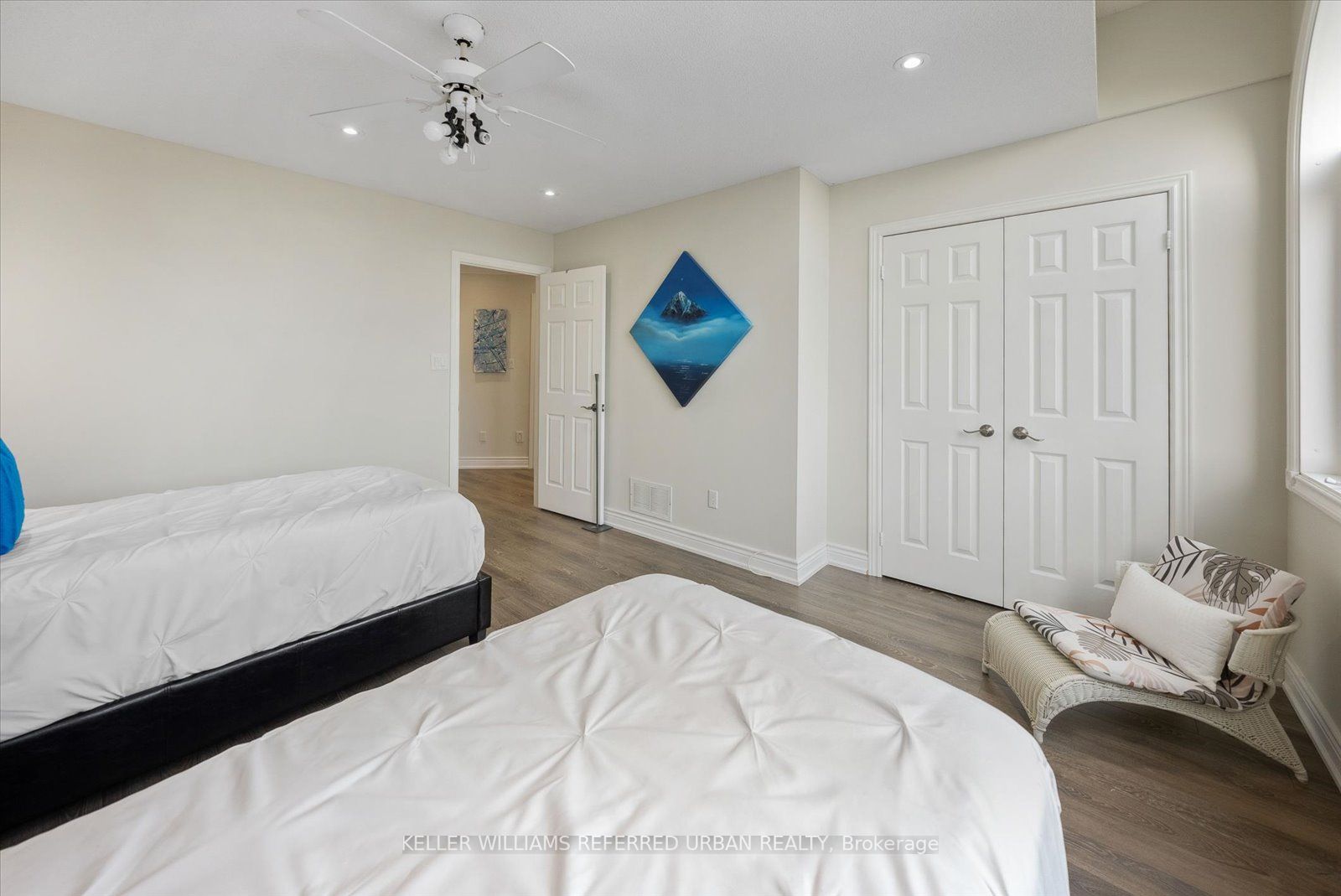 16 Hamills Cres