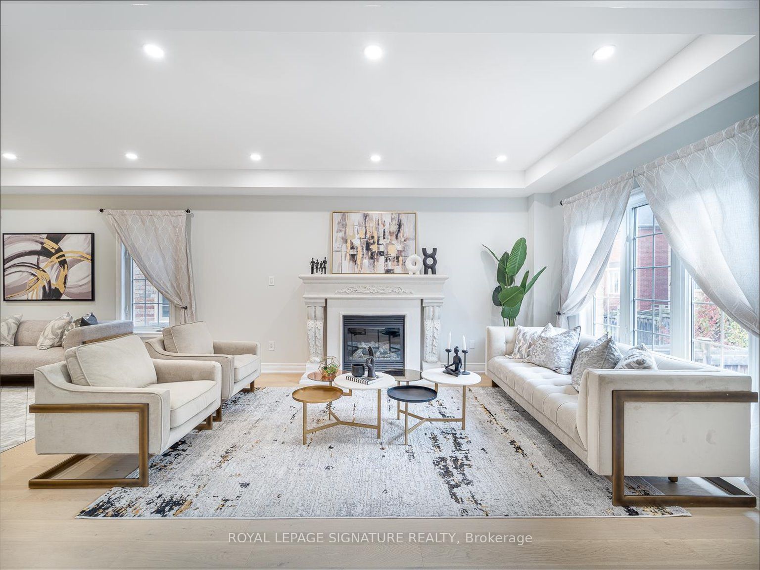 143 Queen Filomena Ave