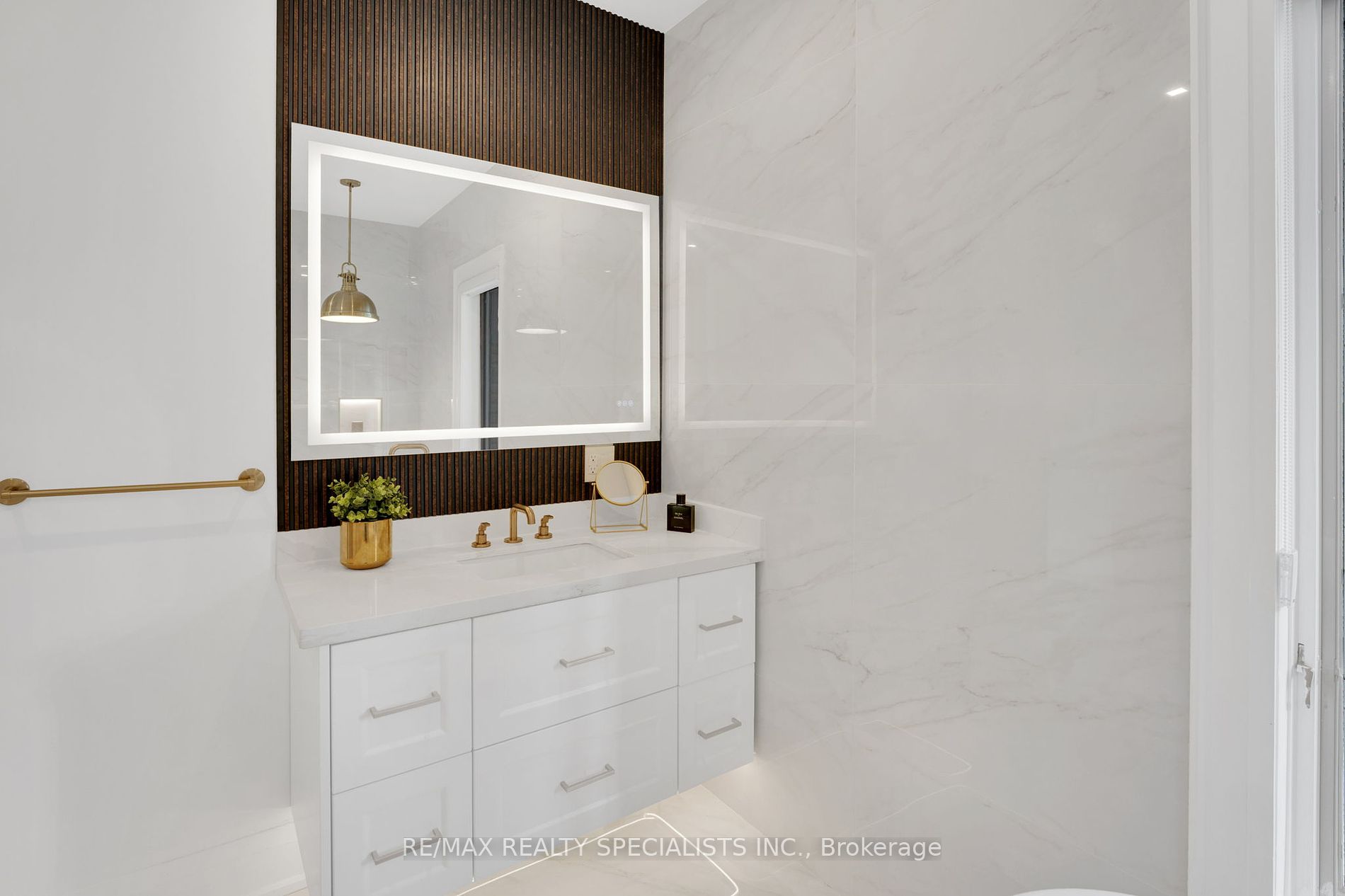 66 Silver Fox Pl