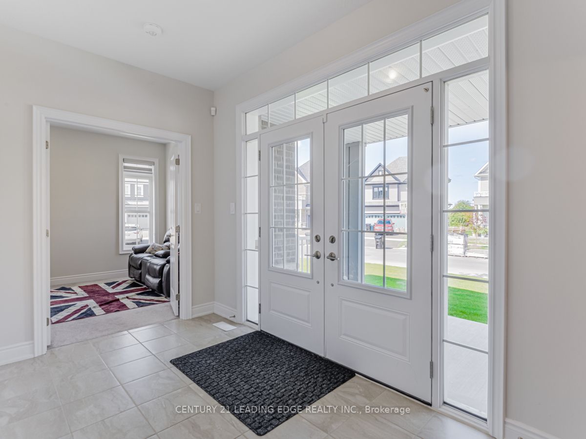 109 Strachan Tr