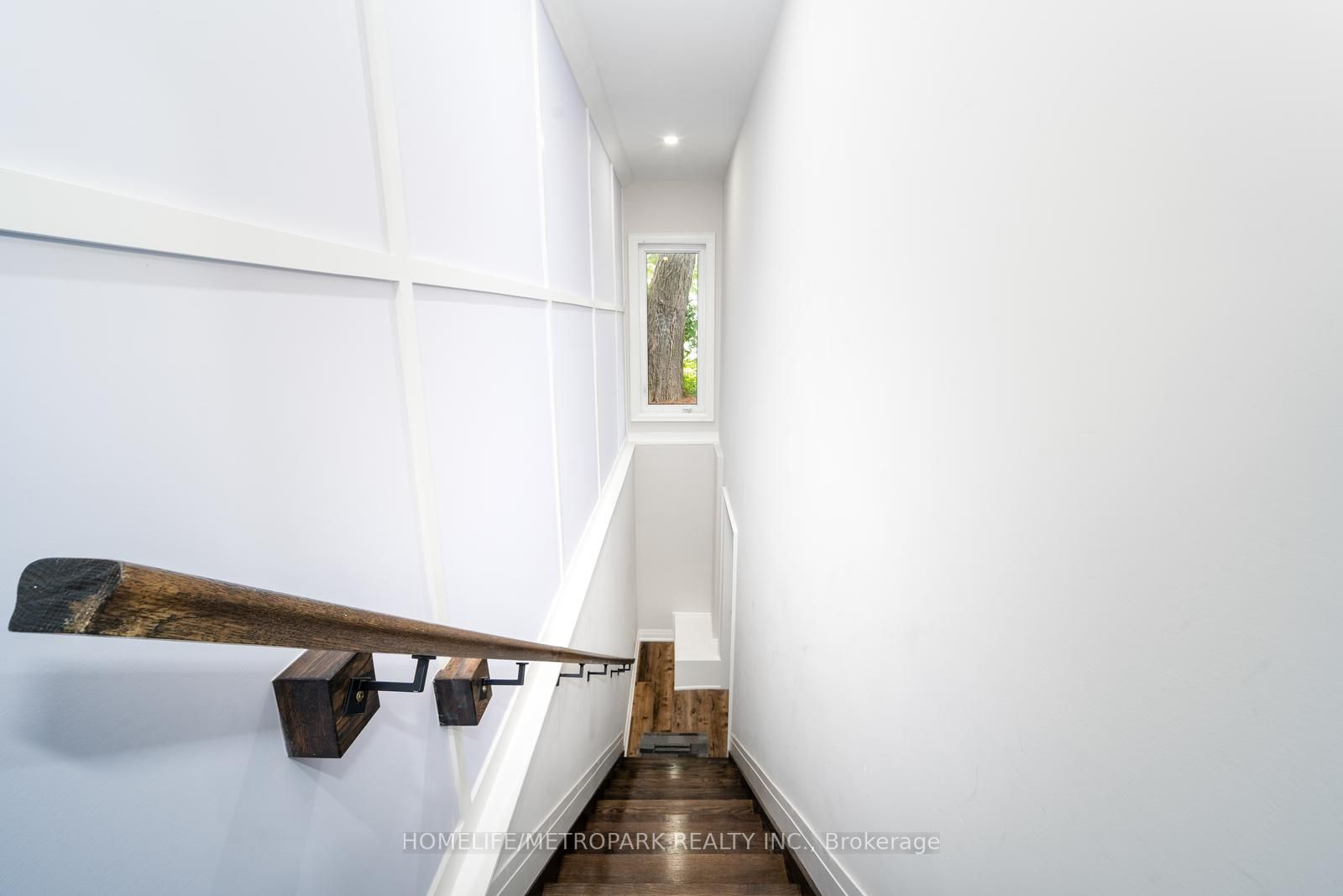 37 Church St