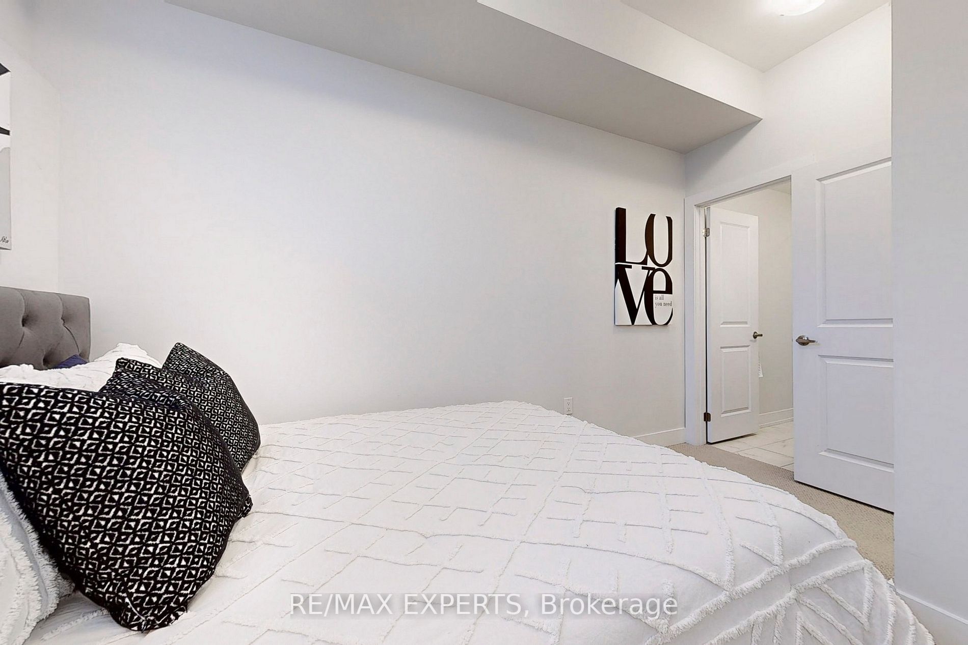 9560 Islington Ave, #114
