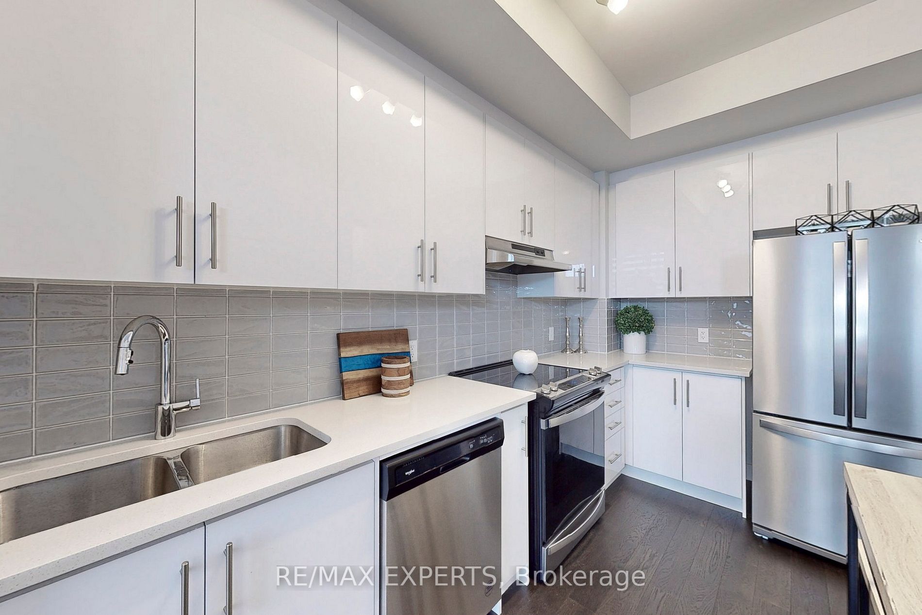 9560 Islington Ave, #114