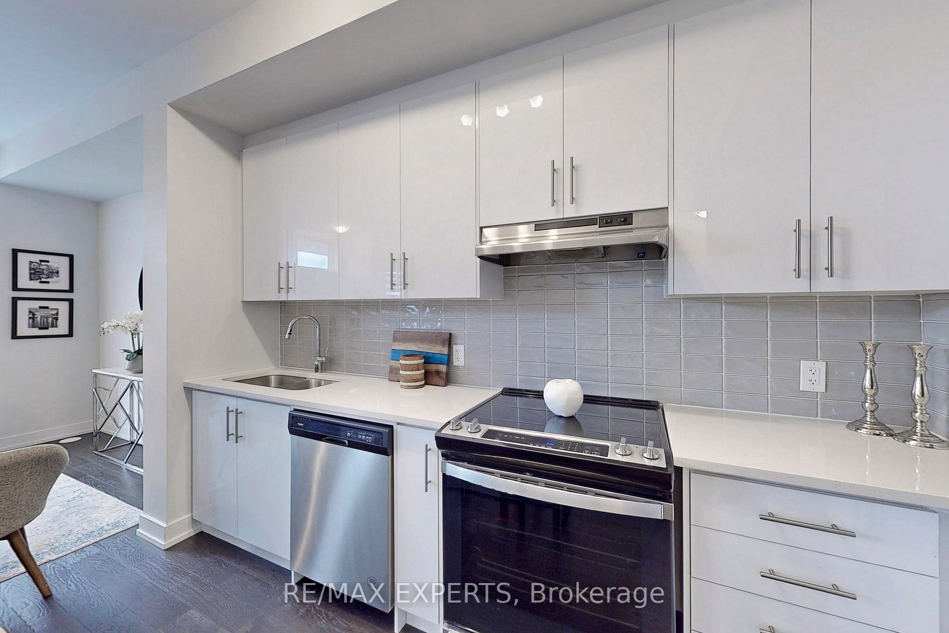 9560 Islington Ave, #114