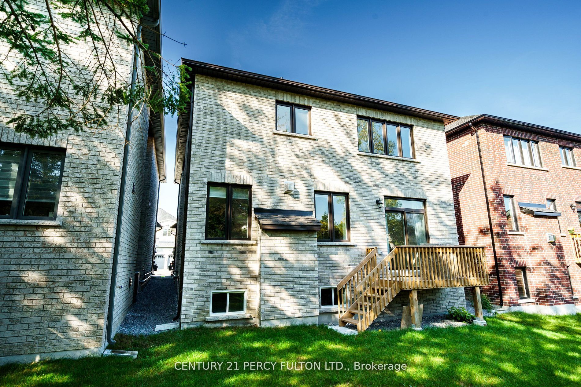 60 Betty May Cres