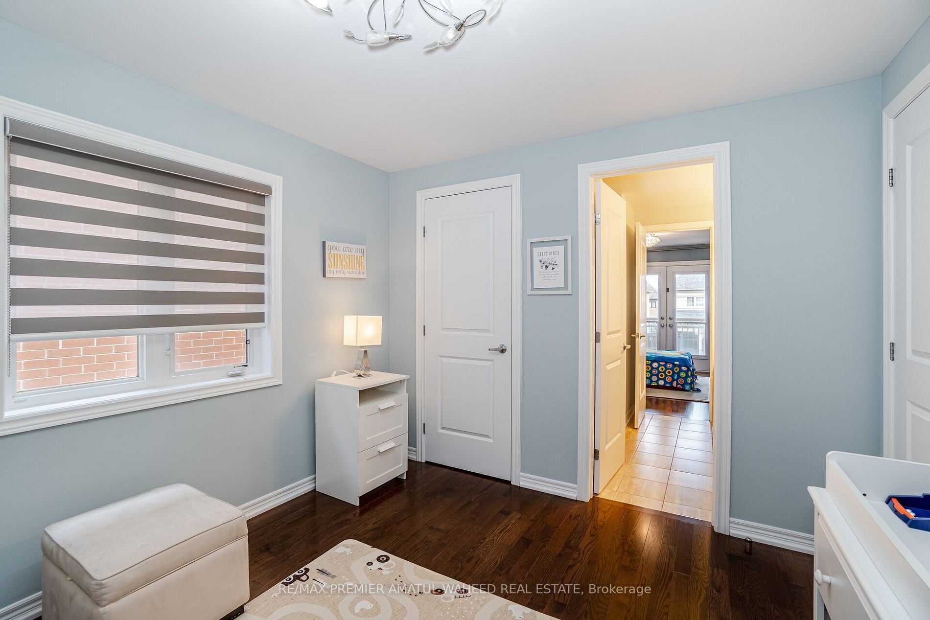 24 Lindbergh Dr