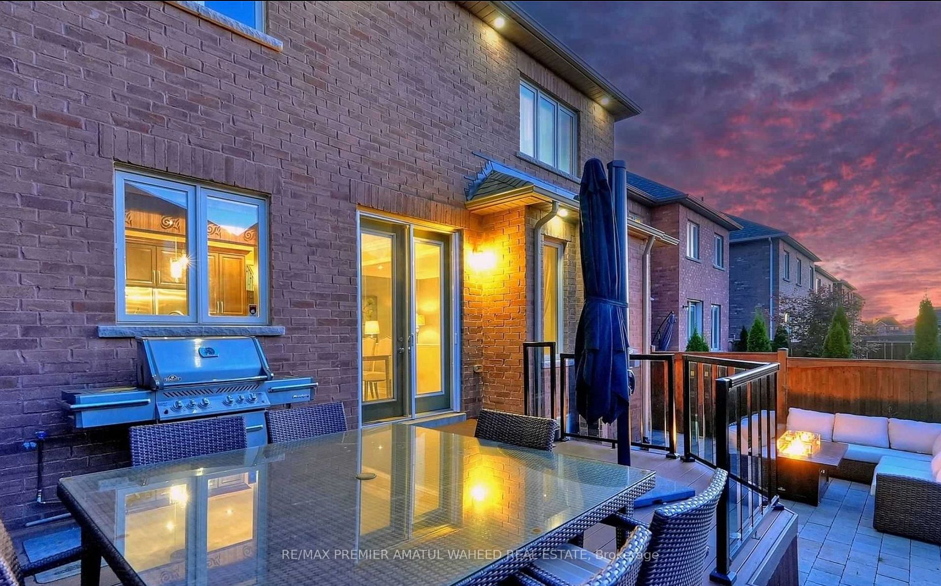 24 Lindbergh Dr