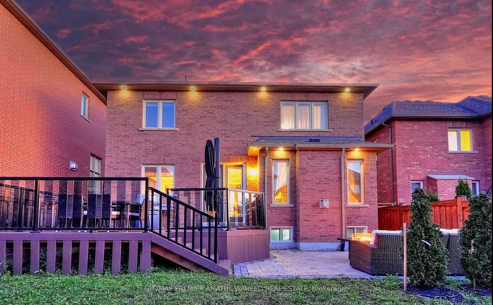 24 Lindbergh Dr