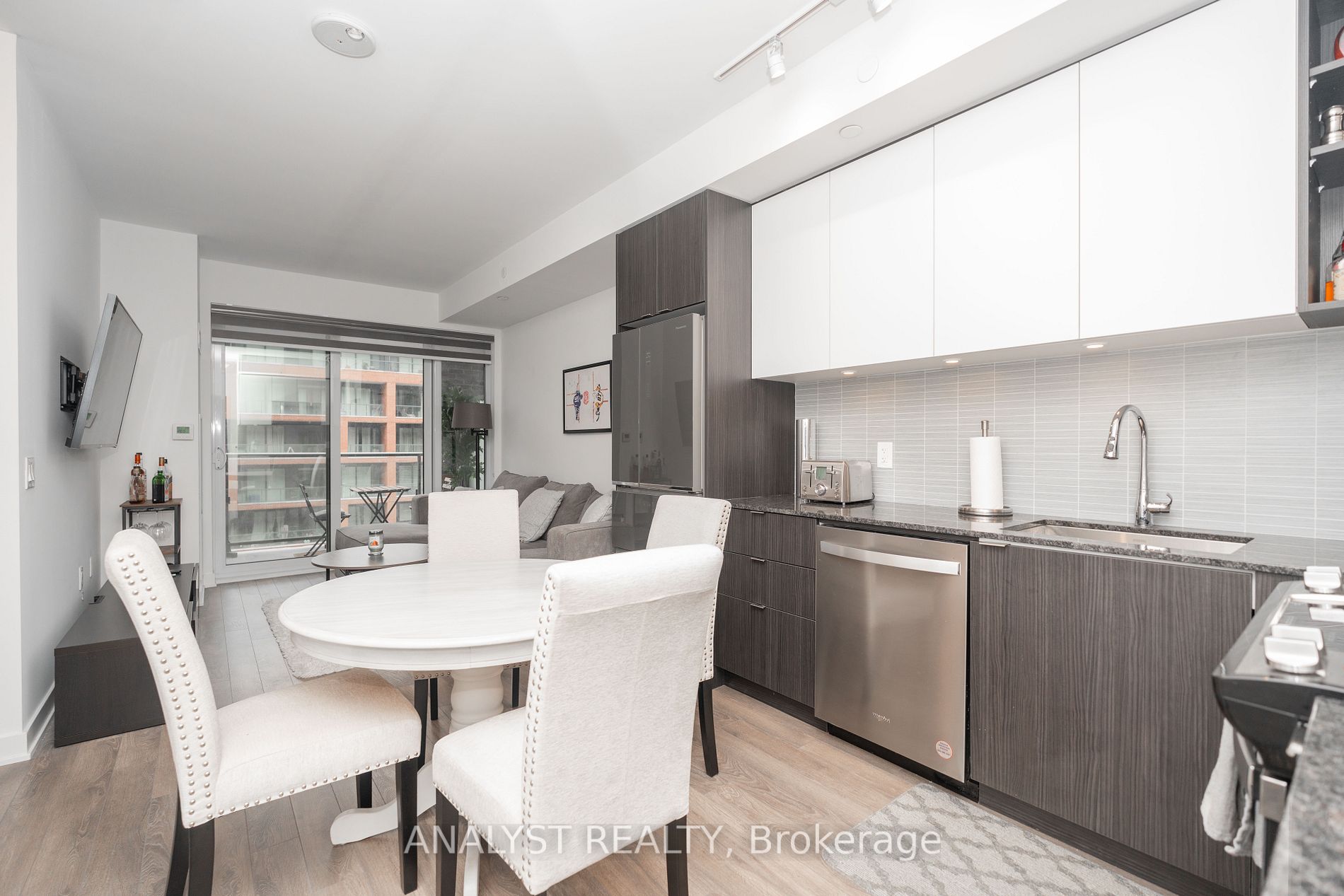 100 Eagle Rock Way, #515